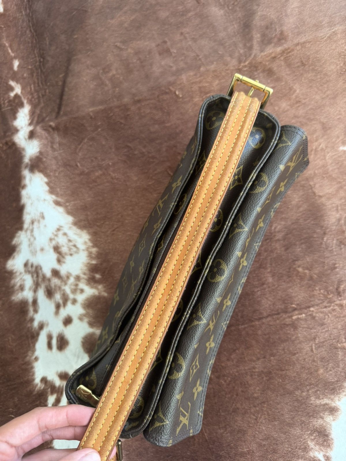 Louis Vuitton Louis Vuitton Monogram Cité Handbag MM Size ONE SIZE - 10 Thumbnail