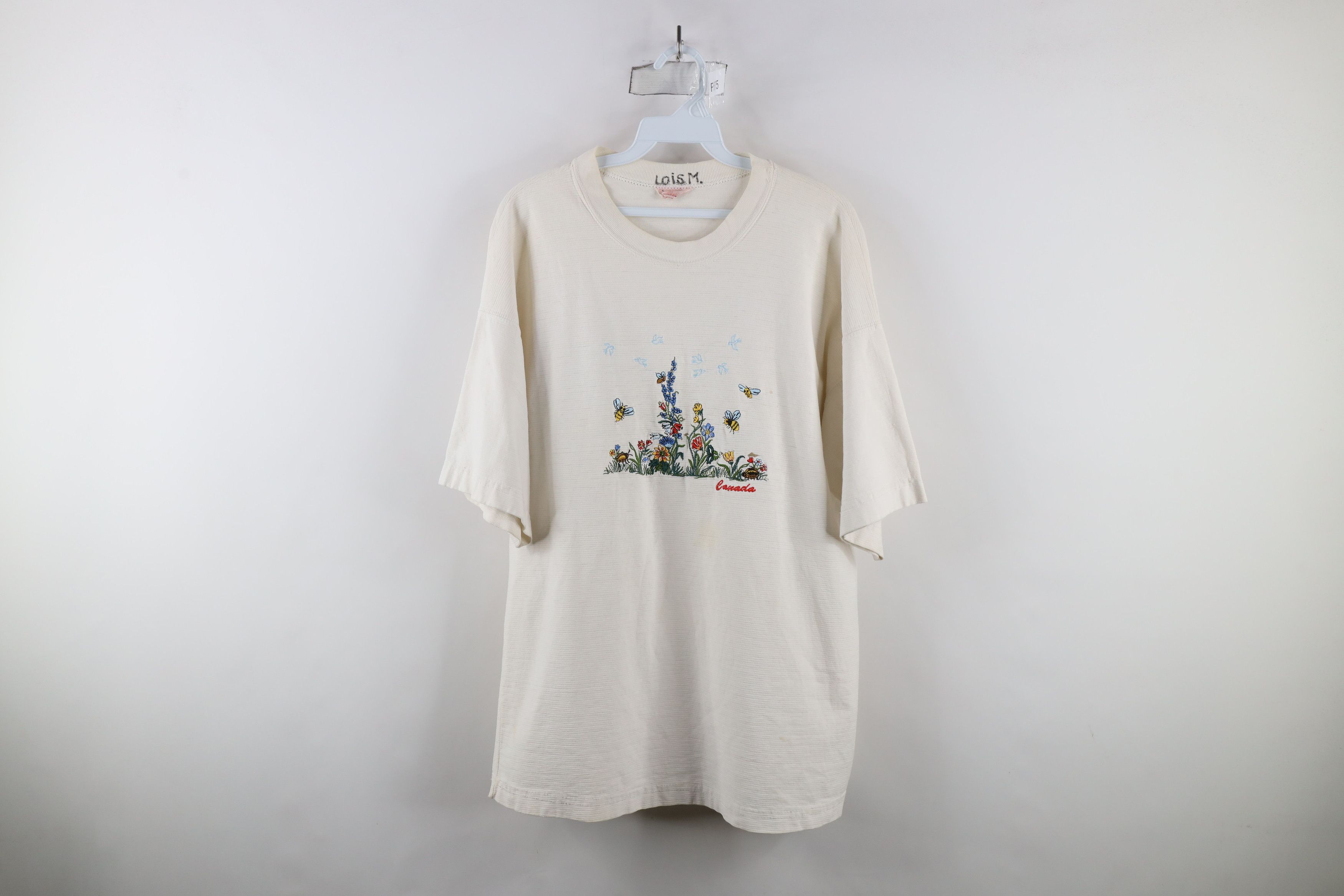 Vintage Vintage 90s Streetwear Canada Flower Bees Nature T-Shirt Size L / US 10 / IT 46 - 1 Thumbnail