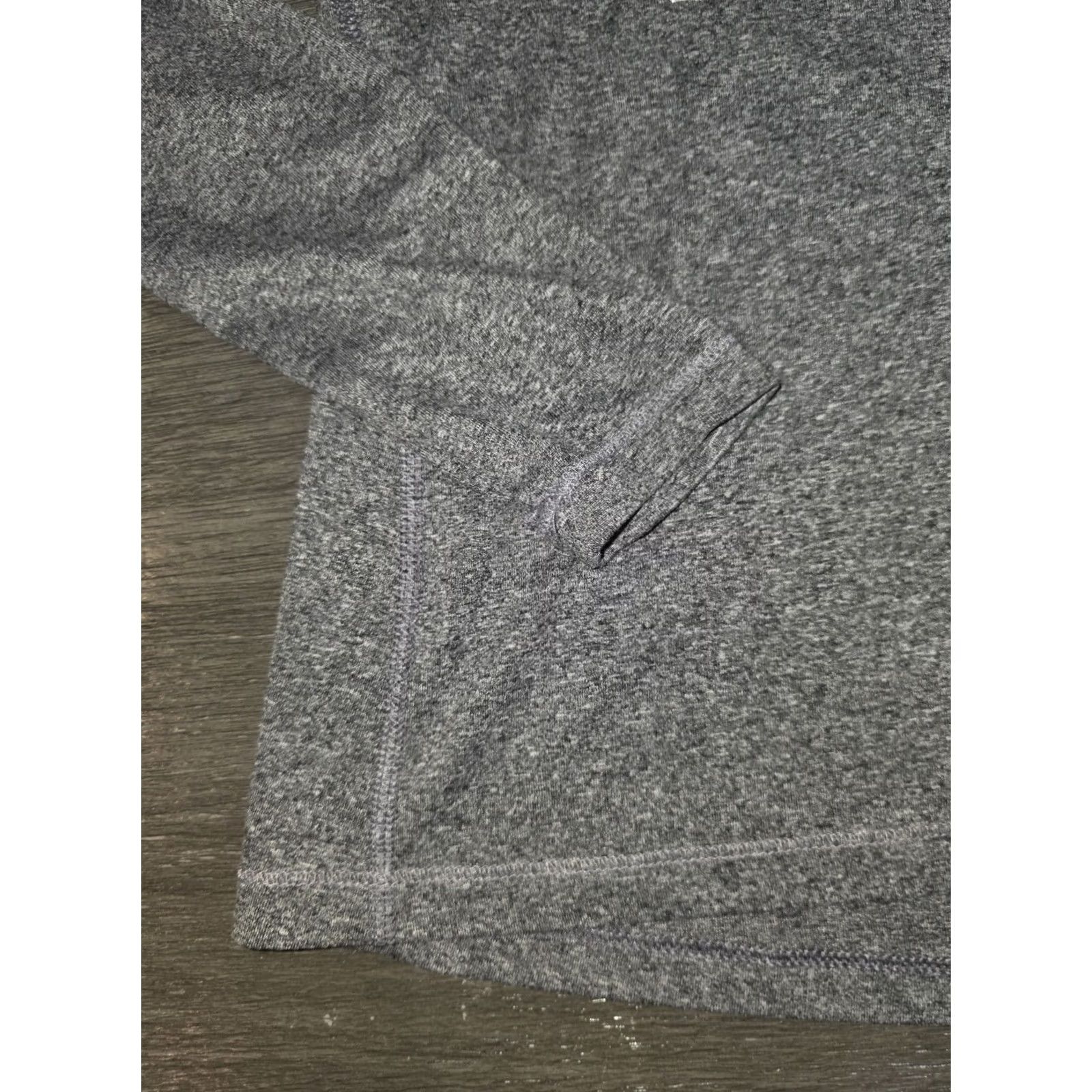 Old Navy Old Navy Ladies XL Gray Active Wear Top Run Rest Repeat Logo Pullover Long Sleeve Casual Top Regular Fit Women's Clothing Size XL / US 12-14 / IT 48-50 - 5 Thumbnail