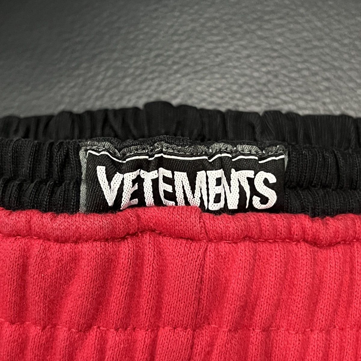 Vetements Vetements SS20 Devanagari Logo Asym Patchwork Jogger Pants Size US 30 / EU 46 - 9 Thumbnail