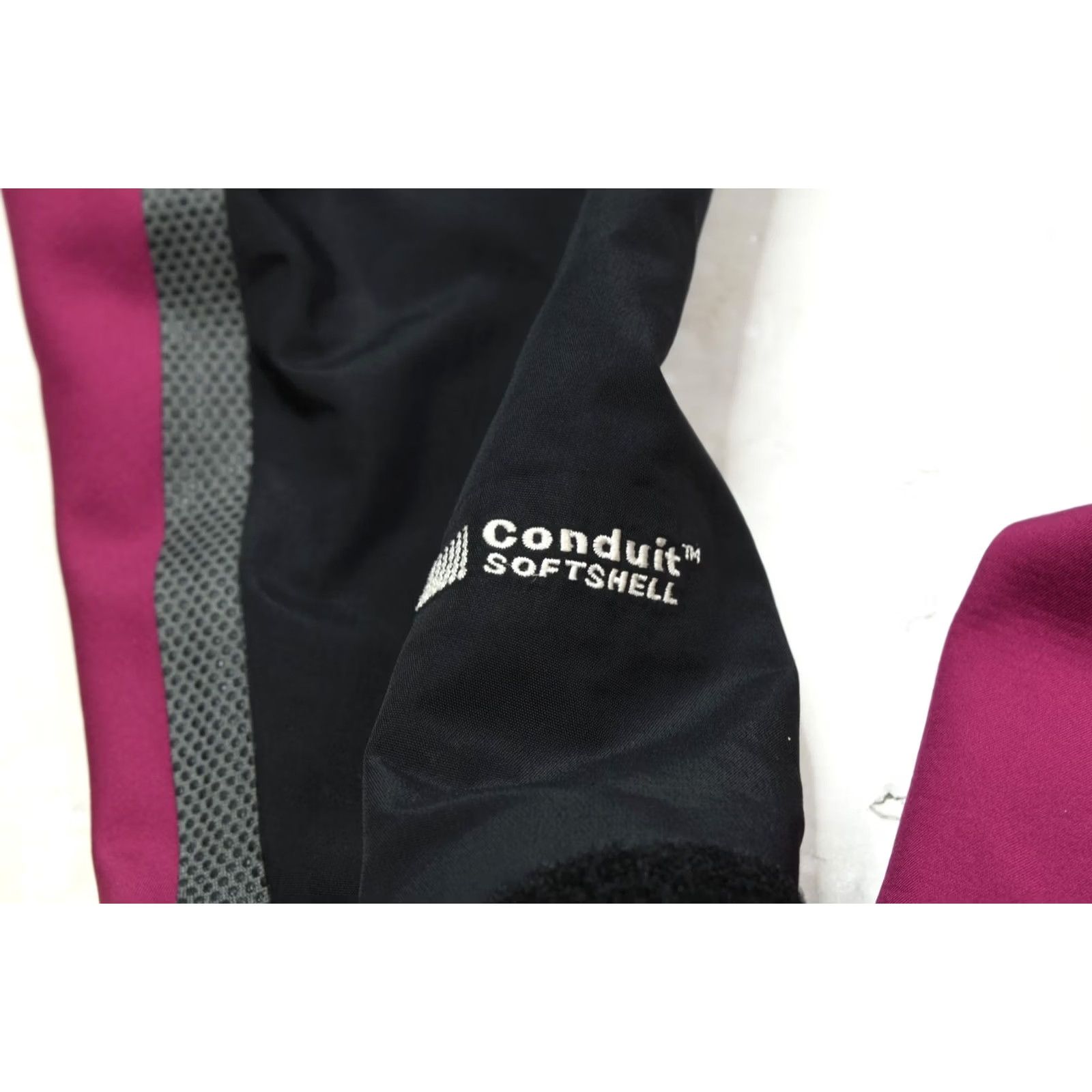 Mountain Hardwear VINTAGE Mountain Hardwear Conduit SoftShell Jacket Womens 6 Black Long Sleeve Waterproof Size M / US 6-8 / IT 42-44 - 6 Thumbnail