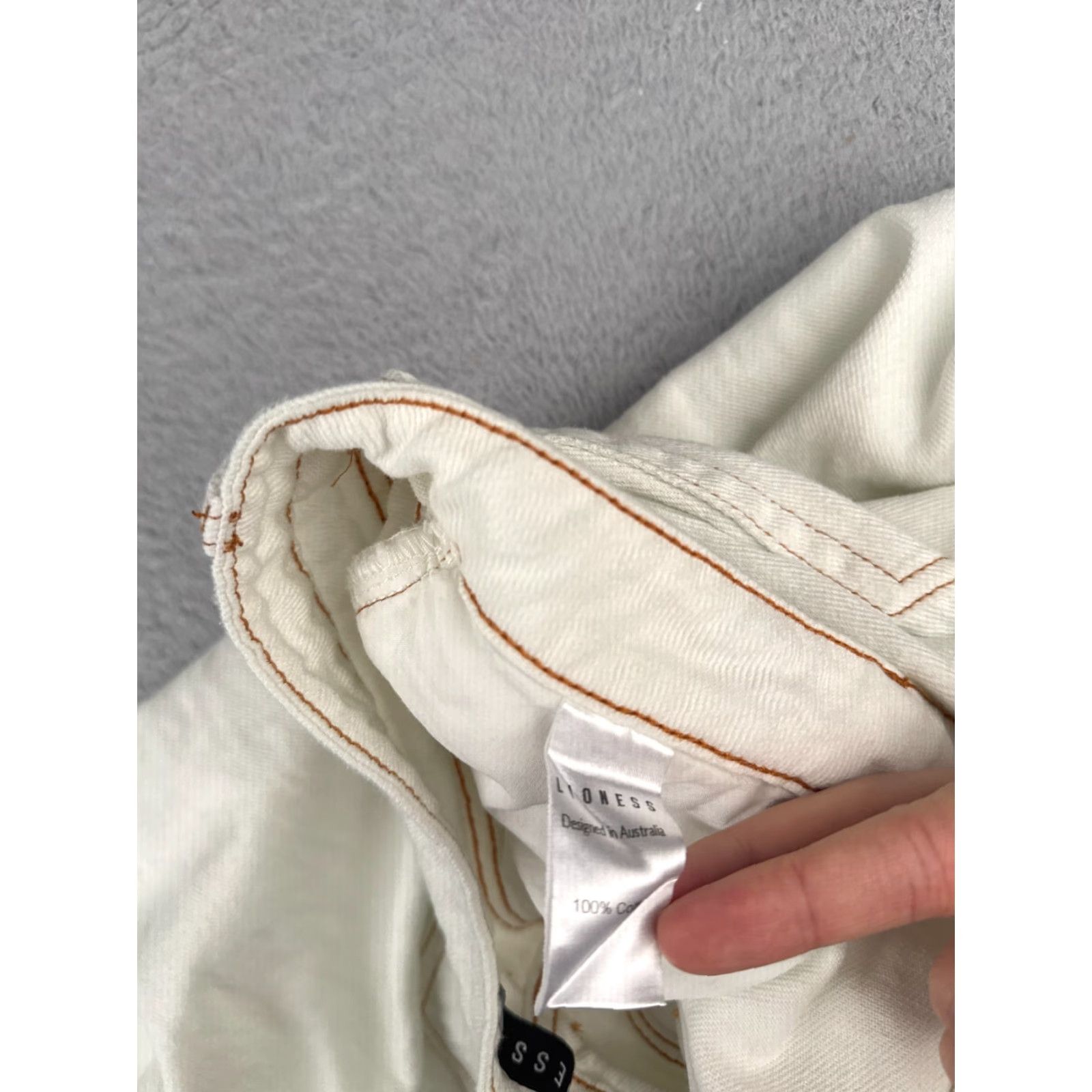 Lioness Lioness Jeans Womens 2XL White Wide-Leg 100% Cotton Mid Rise Zip Fly 36x32 Denim Distressed Logo Embroidered 5-Pocket Regular Mens Womens Size 40" / US 18 - 7 Thumbnail