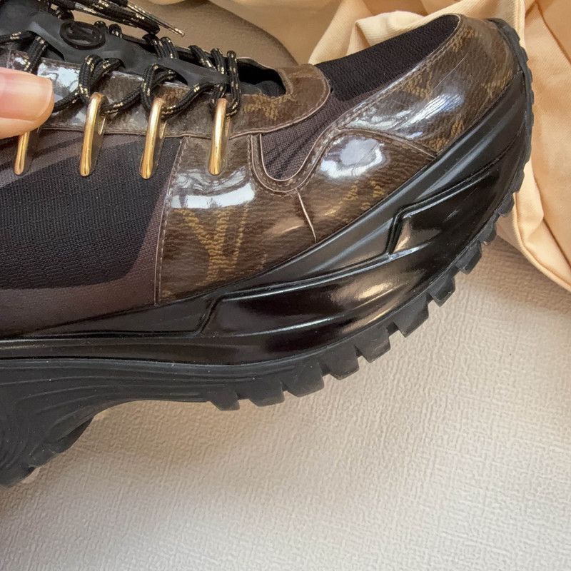 Louis Vuitton Louis Vuitton Run Away Casual Sneakers for Men - Size US 8 / EU 41 - 9 Thumbnail