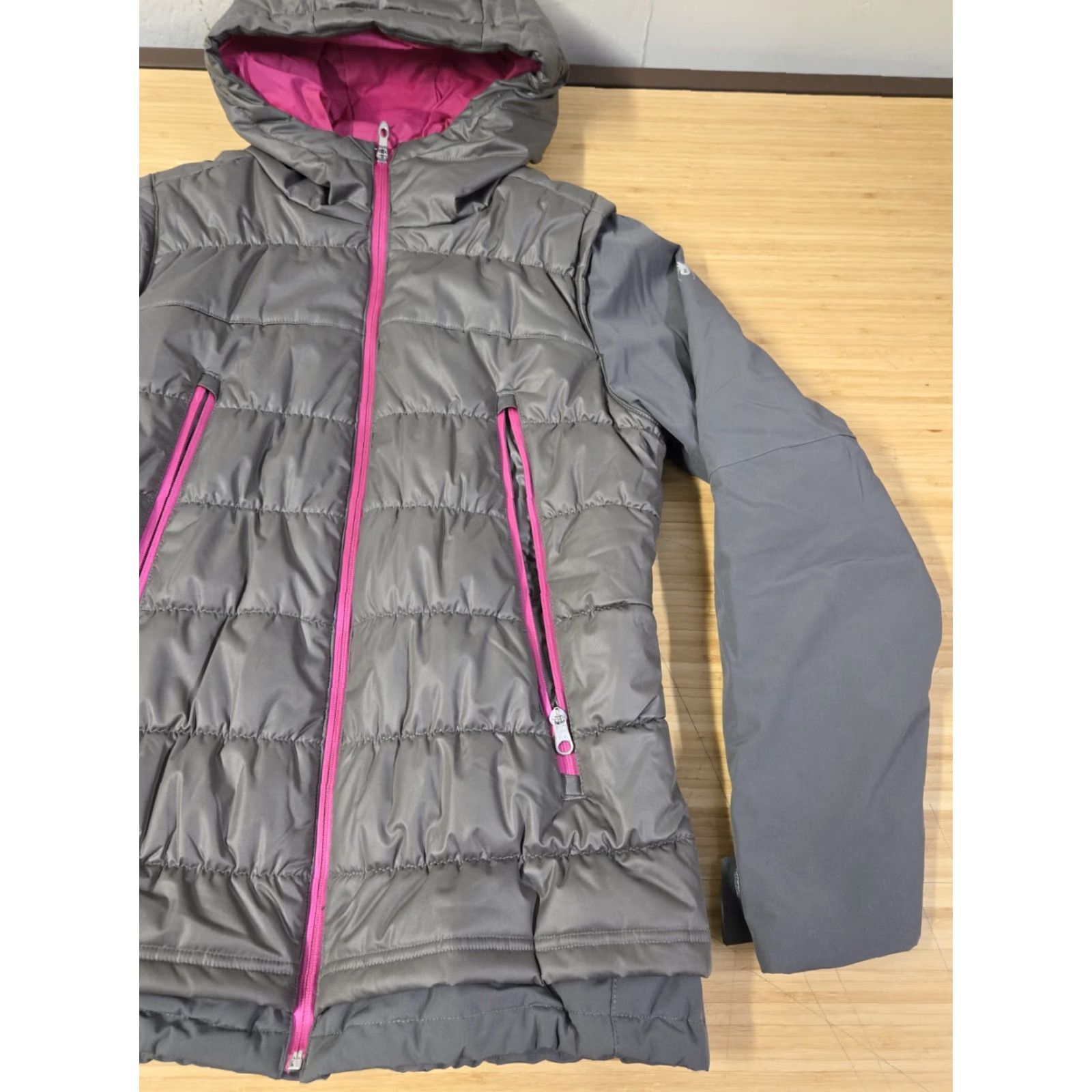 Spyder Spyder Women Jacket Puffer Gray Full Zip Winter Thinsulate Platinum 8 Mid-Length Long Sleeve Regular Fit Machine Washable Travel Casual Mens? Ladies? Size M / US 6-8 / IT 42-44 - 2 Thumbnail
