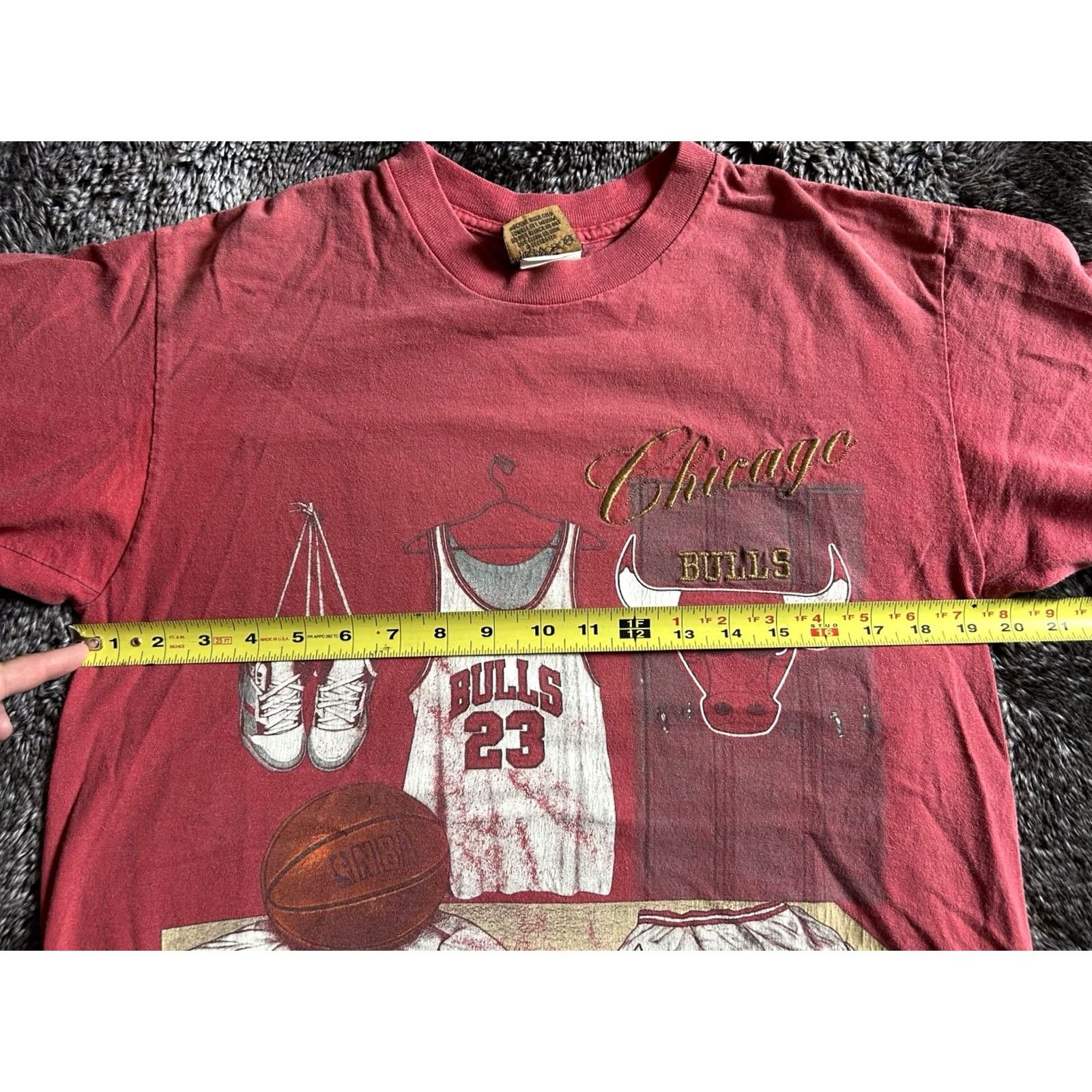 Nutmeg Nutmeg Bulls Locker Room T-Shirt Chicago Vintage 90s Red M Mens Size US M / EU 48-50 / 2 - 8 Thumbnail