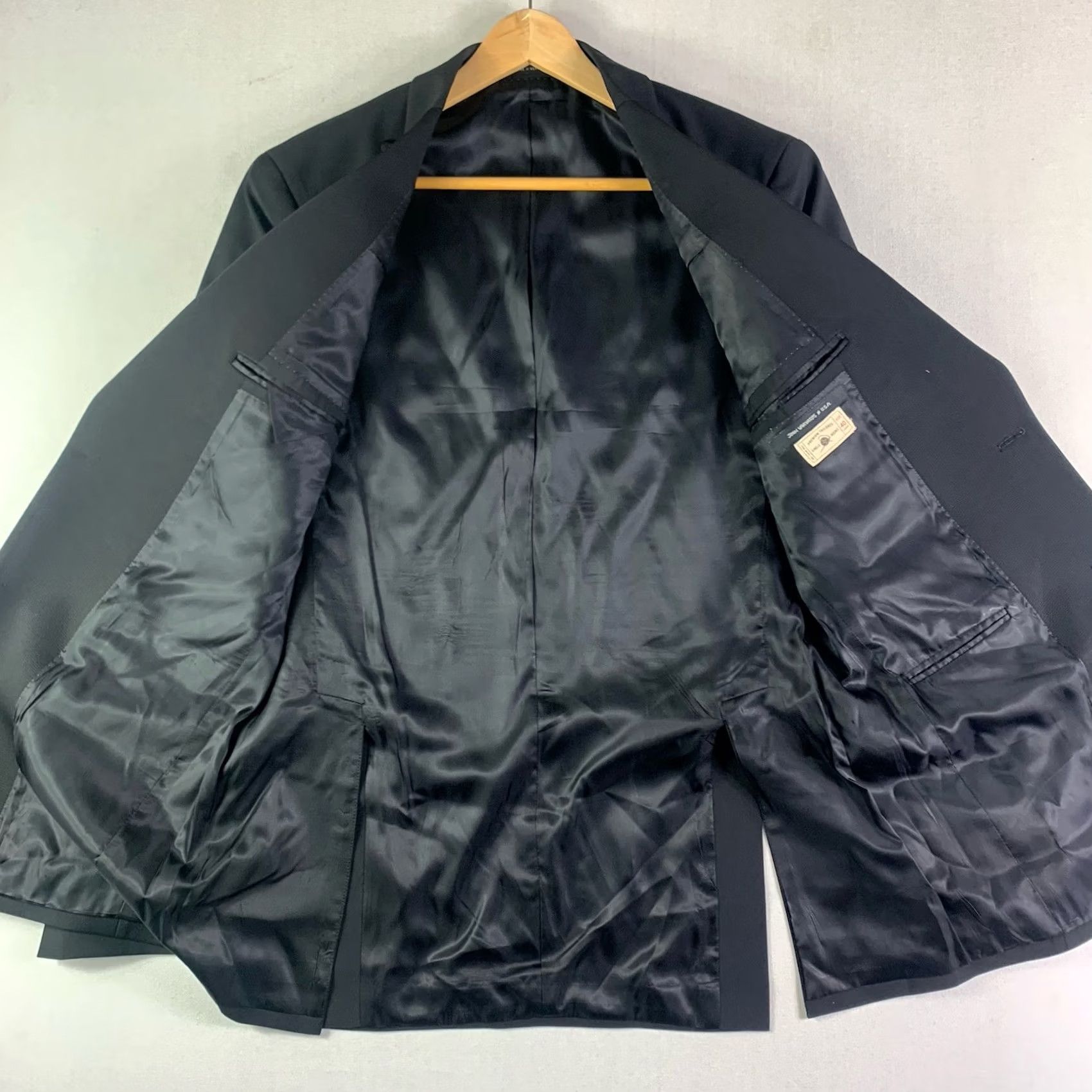 Vintage John Varvatos Blazer Studio BTS Tuxedo jacket Mens 40 Peaked Lapel Worsted Wool Jacket Short Black Wool 100% Mens Concert Style Varsity? Size 40R - 3 Thumbnail