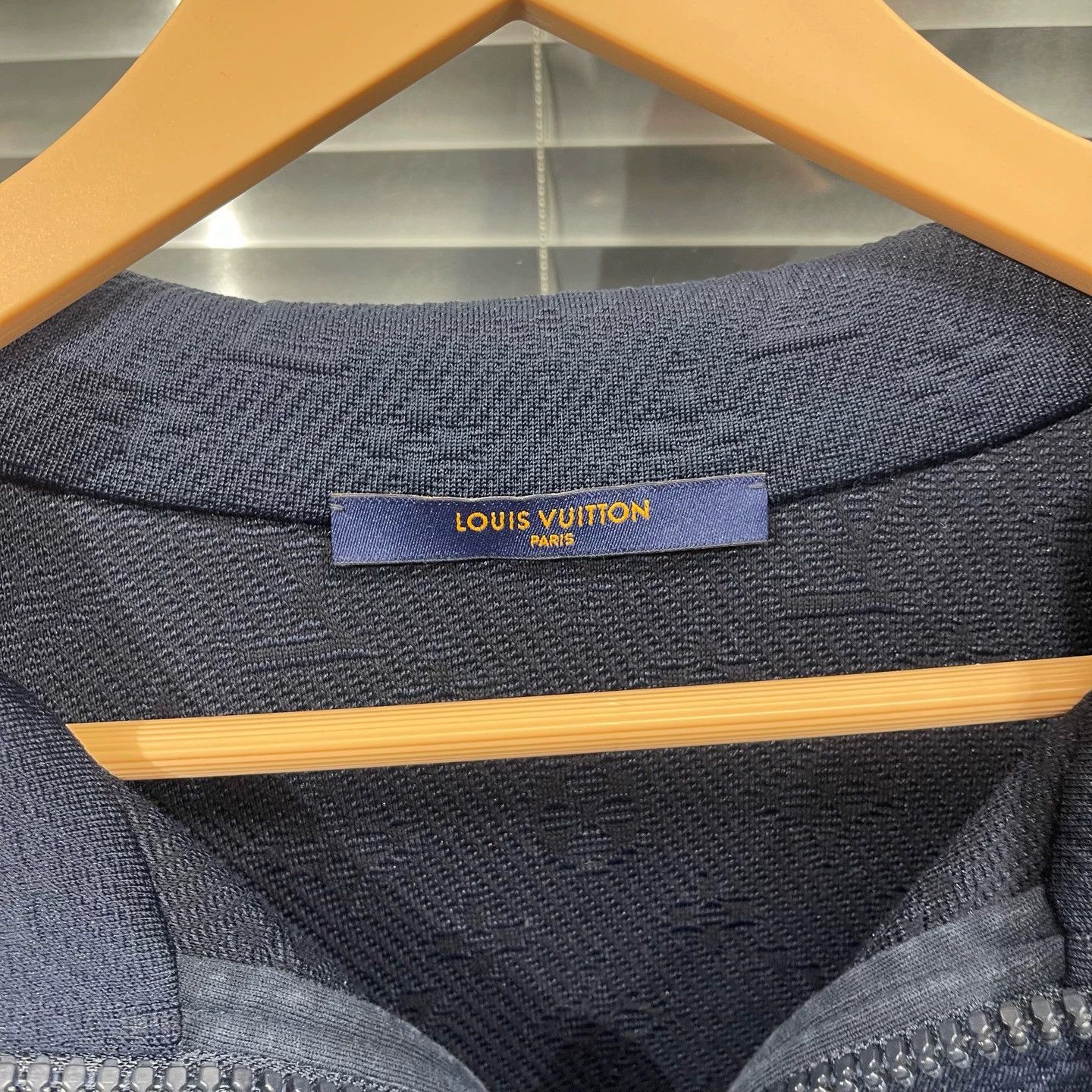 Louis Vuitton Louis Vuitton navy monogram embossed jacket L 99 New Size US L / EU 52-54 / 3 - 3 Thumbnail