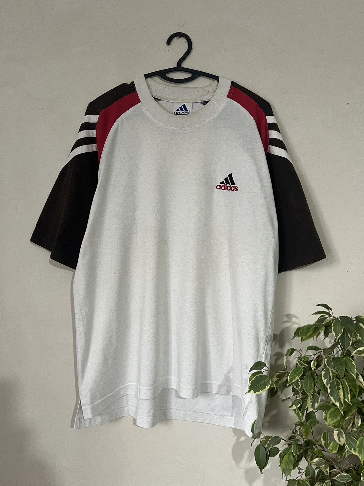 Vintage Vintage Adidas logo tee 90’s Size US L / EU 52-54 / 3 - 1 Thumbnail