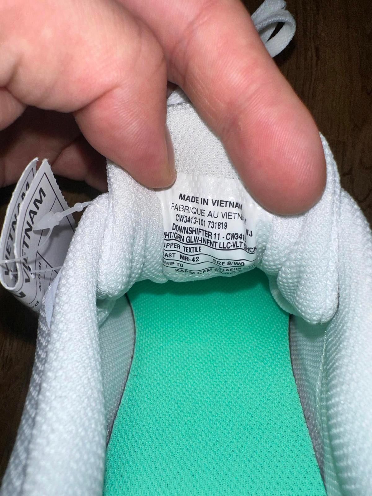 Nike Nike Downshifter 17 'White Signal Green' Sample Size US 8 / IT 38 - 8 Thumbnail