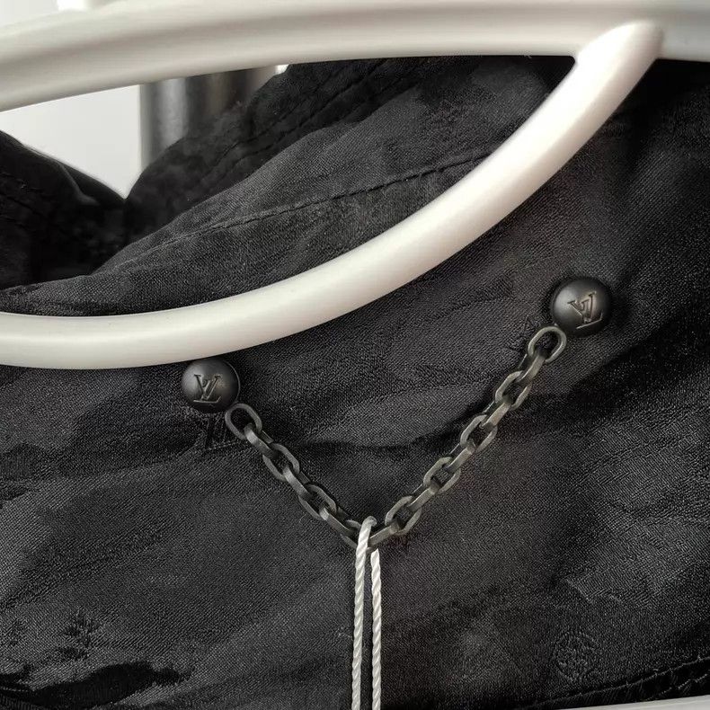 Louis Vuitton Louis Vuitton Black Dark Camo Pocket Zip Jacket Size US L / EU 52-54 / 3 - 3 Thumbnail