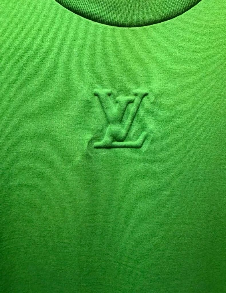 Louis Vuitton LV Embossed Short Sleeve T-Shirt - dmc Size US S / EU 44-46 / 1 - 1 Thumbnail