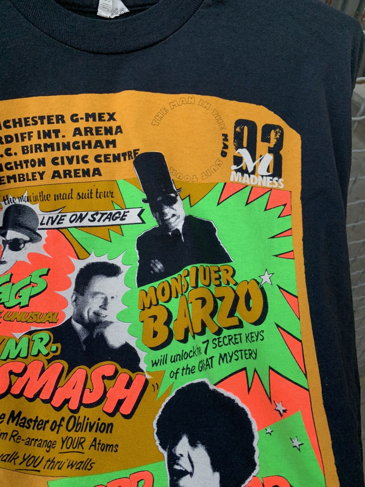 Band Tees Vintage 1993 Madness Rock Shirt Y2K Size US XL / EU 56 / 4 - 7 Thumbnail