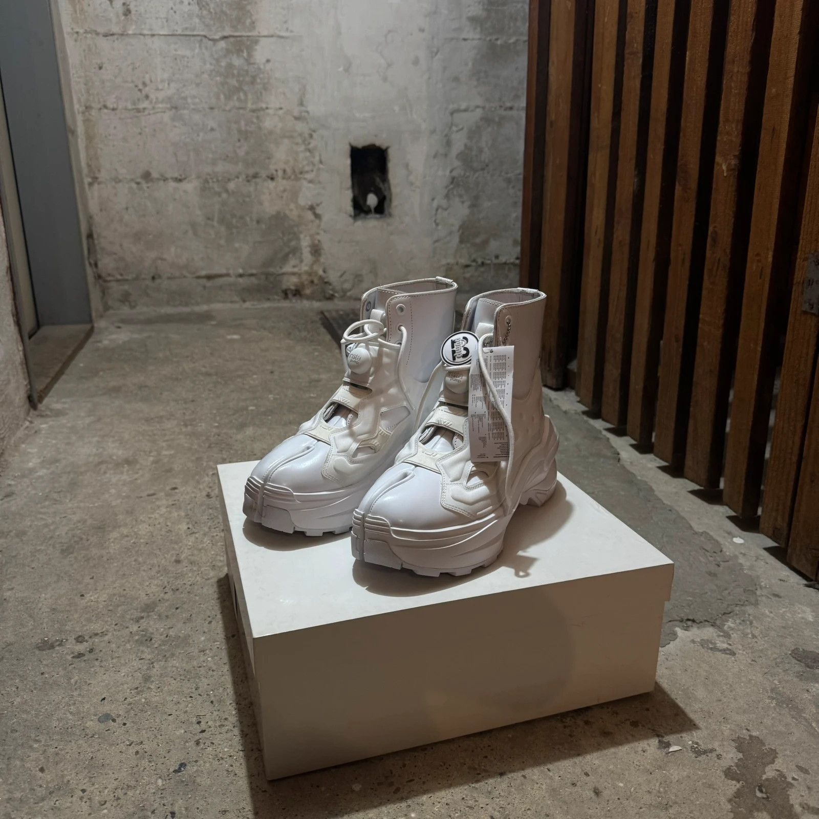 Maison Margiela × Reebok Maison Margiela x Reebok tabi high sneaker Size US 7.5 / EU 40-41 - 1 Thumbnail