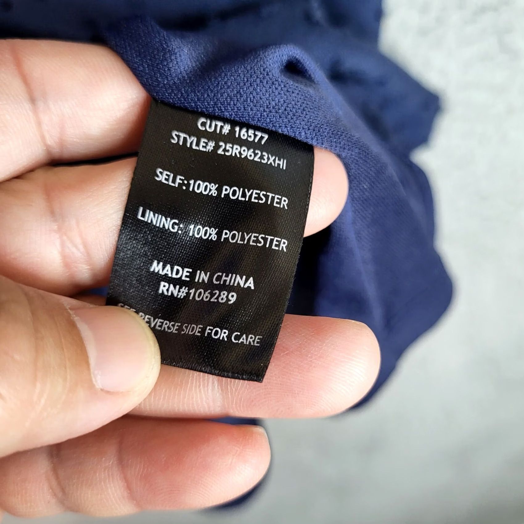 Vintage Trixxi Women's Navy Blue Tie V-Neck Dress Shirt? Size S / US 4 / IT 40 - 5 Thumbnail