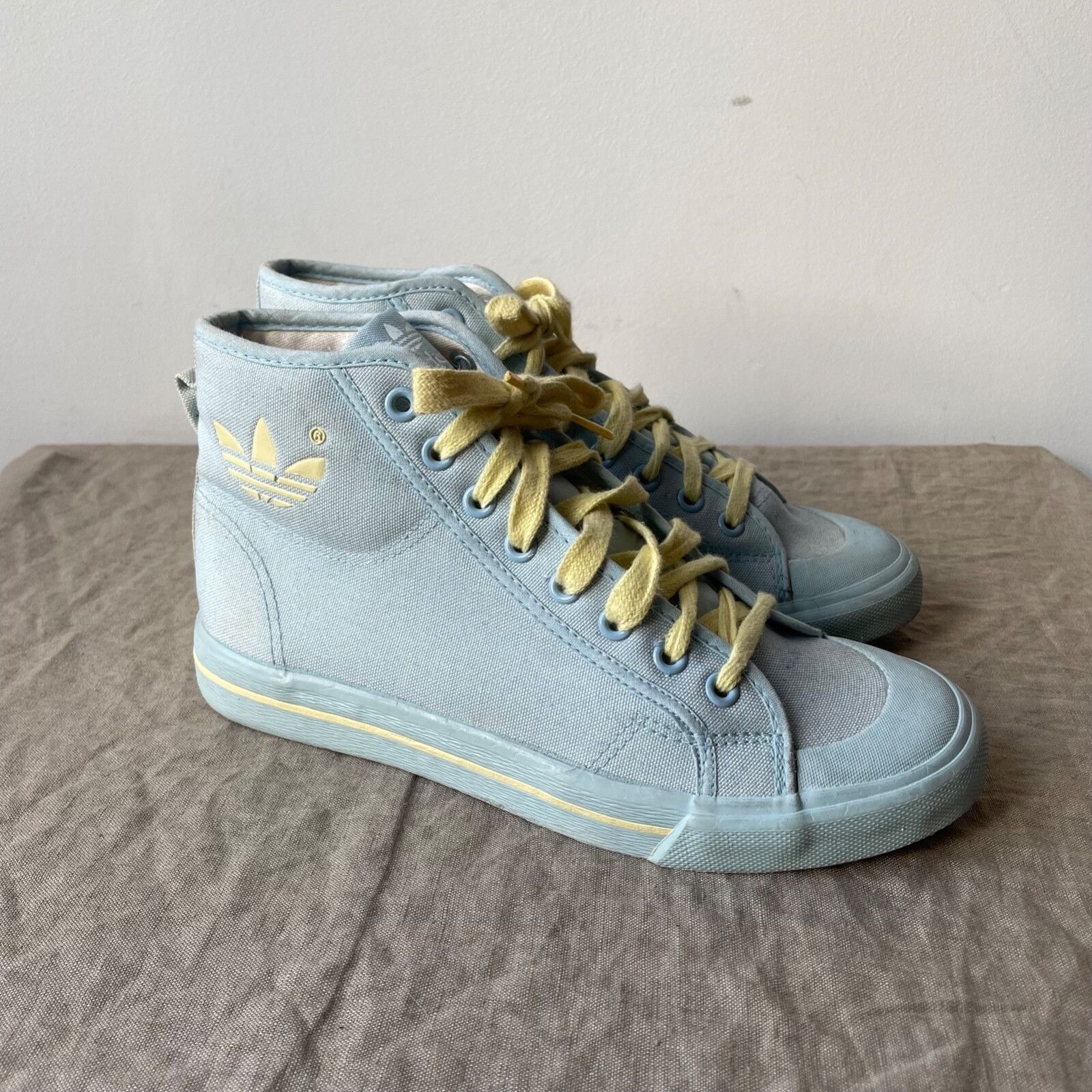 Adidas Originals Vintage 90s High Top Sneakers 9245AC