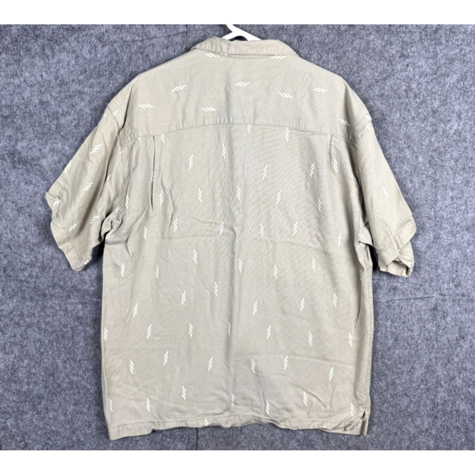 Quiksilver VINTAGE Quiksilver Shirt Mens XL Beige Button-Up Beach Surfer Loop Collar USA Size US XL / EU 56 / 4 - 3 Thumbnail