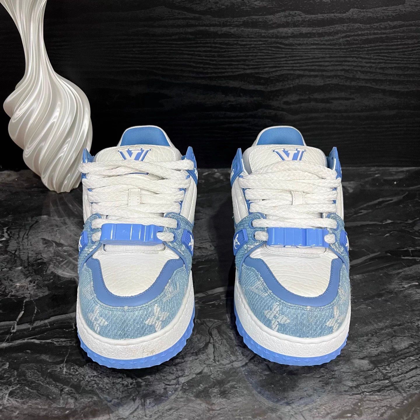 Louis Vuitton TrainerMax white and blue denim trainers size 36 Size US 5 / IT 35 - 2 Thumbnail