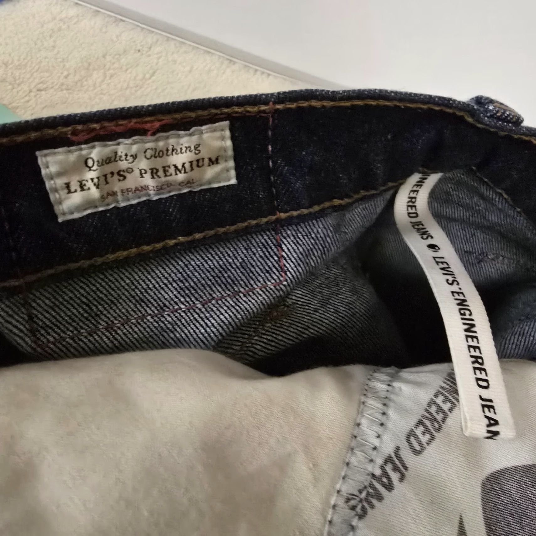 Levi's VINTAGE Levi’s Engineered Patch Crop Jeans High Rise 25 Womens 24" Inseam 5-Pocket Denim Blue Cotton Blend Jeans Size 42" / US 20 - 7 Thumbnail