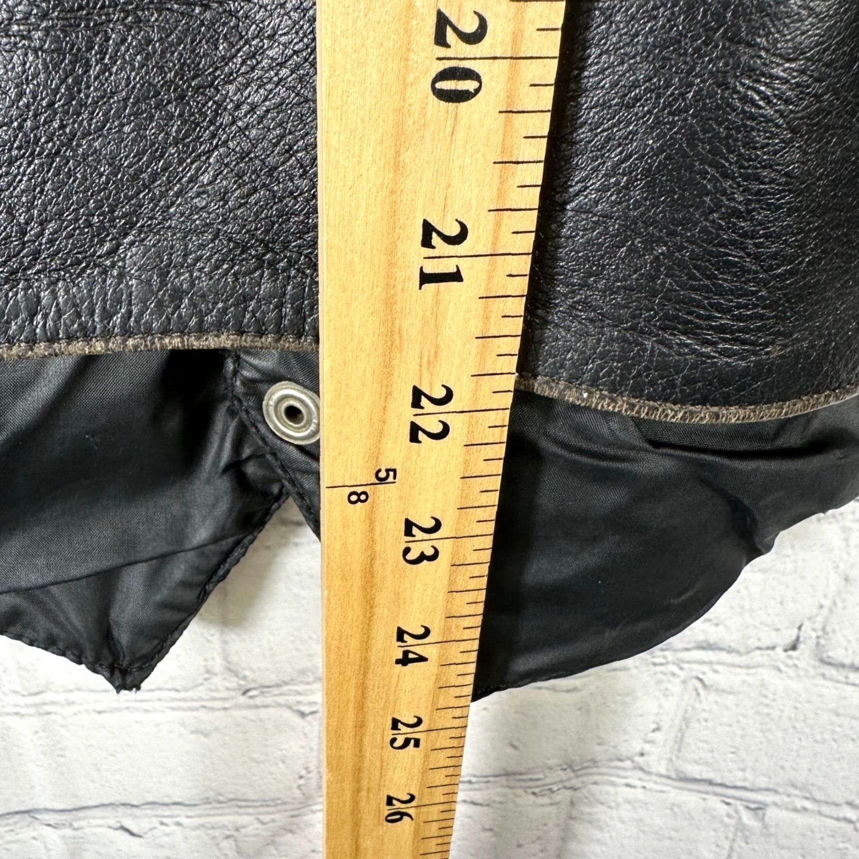 Vintage VINTAGE Wilsons Leather Biker Vest Black Embossed Eagle Side Lace Up Snap Front XL Mens Vest Size US XL / EU 56 / 4 - 4 Thumbnail