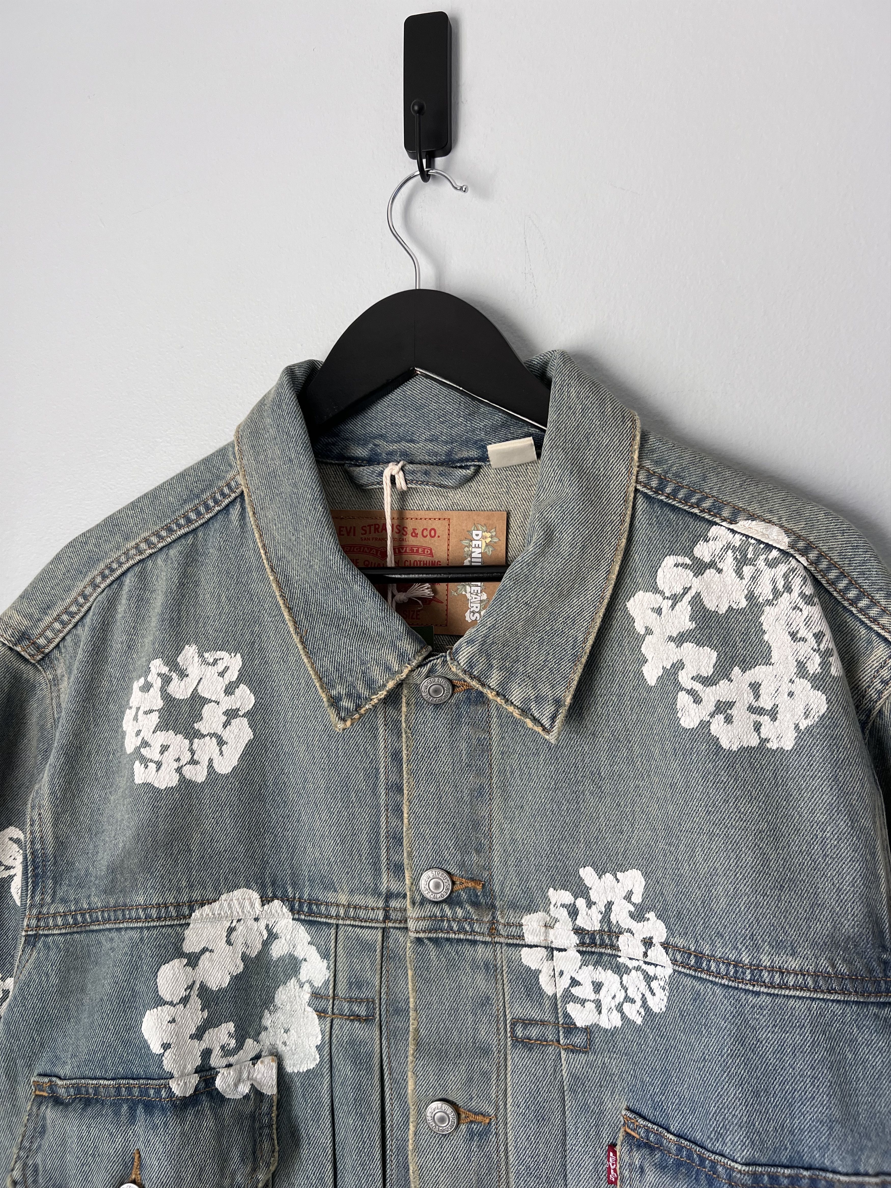DENIM TEARS × Levi's Denim Tears Levi's Dirty Wash Wreath Type 2 Denim Jacket Size US XXL / EU 58 / 5 - 2 Thumbnail