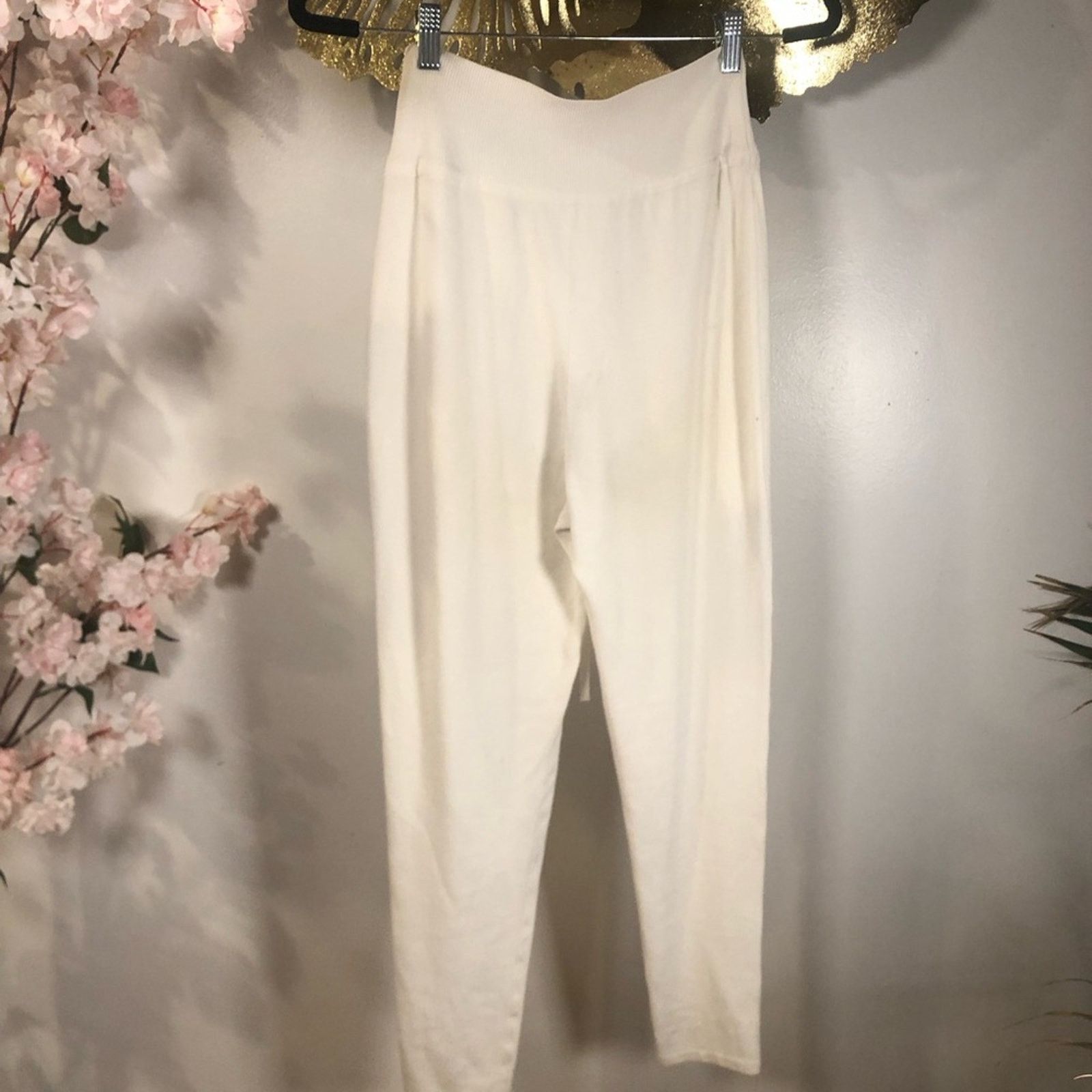 Live The Process Live the process pants joggers in white. Size 28" / US 6 / IT 42 - 5 Thumbnail