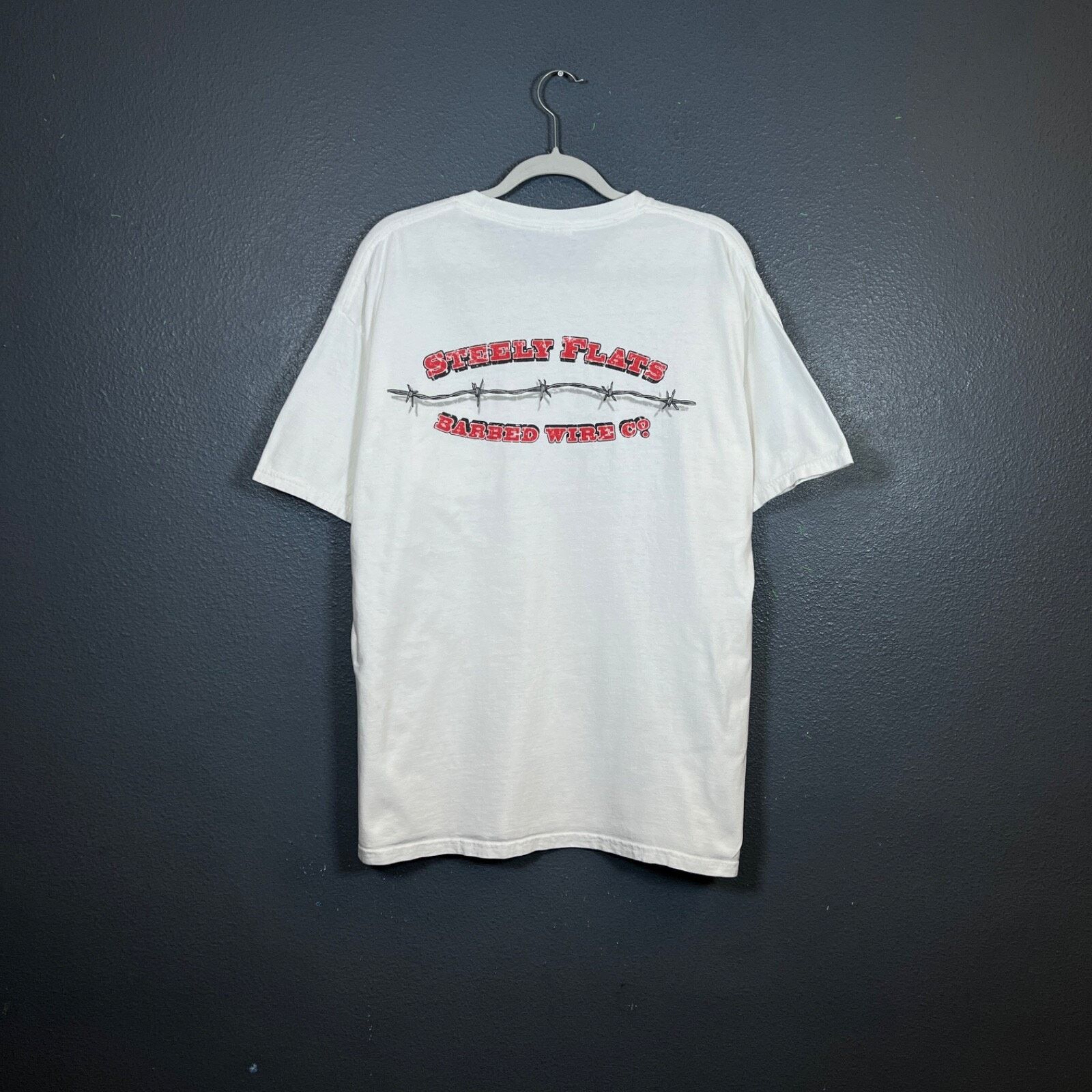 Hanes Hanes XL White t-shirt STEELY FLATS BARDER WIRE C? Vintage Size US XL / EU 56 / 4 - 1 Thumbnail