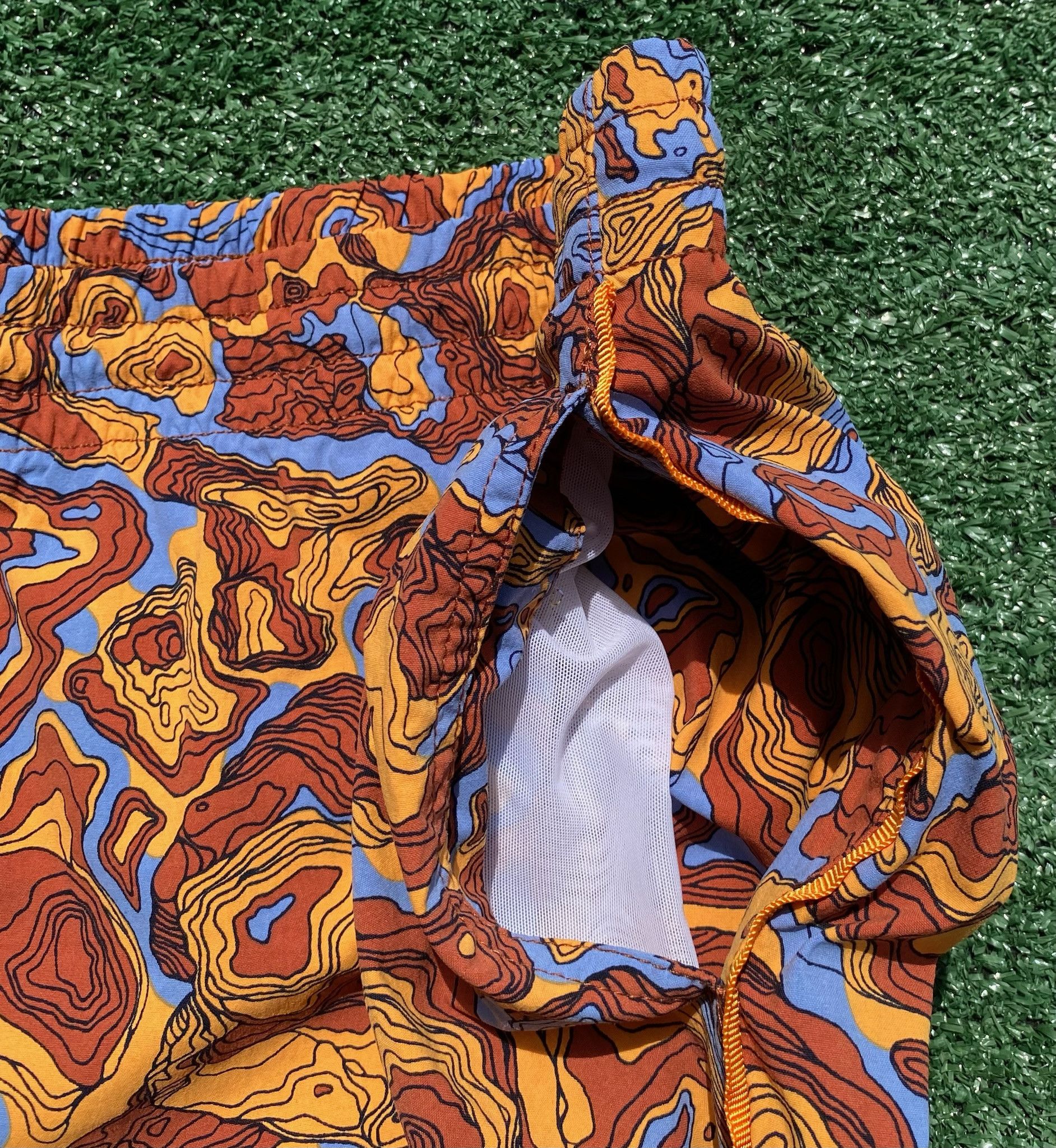 Cotopaxi Cotopaxi Brinco Graphic Print Colorful Lined Shorts XL Size US 40 / EU 56 - 4 Thumbnail