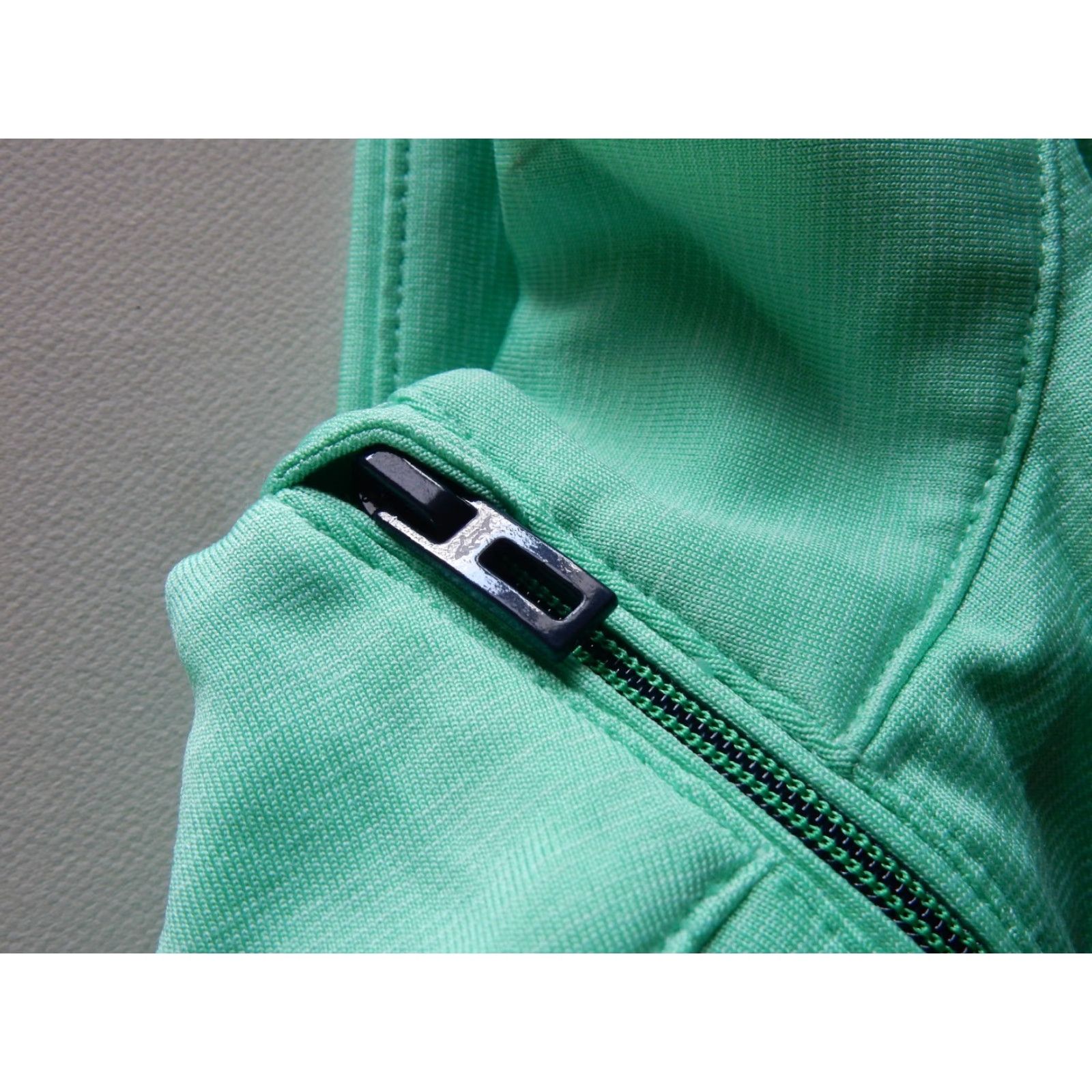 Vintage Greg Norman Mens Sweater Size S Pullover Green Polyester knit Mens S Green Sweater Size US S / EU 44-46 / 1 - 5 Thumbnail