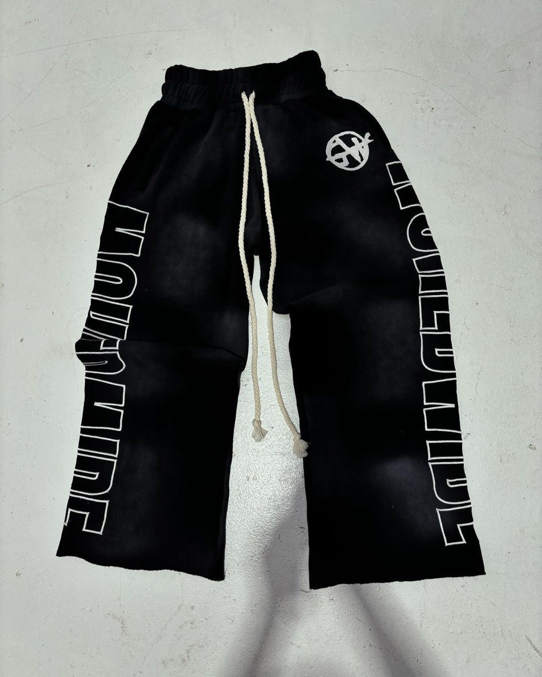 Japanese Brand × Vintage Baggy Worldwide Elastic Waist Baggy Sweatpants Size US 34 / EU 50 - 1 Thumbnail