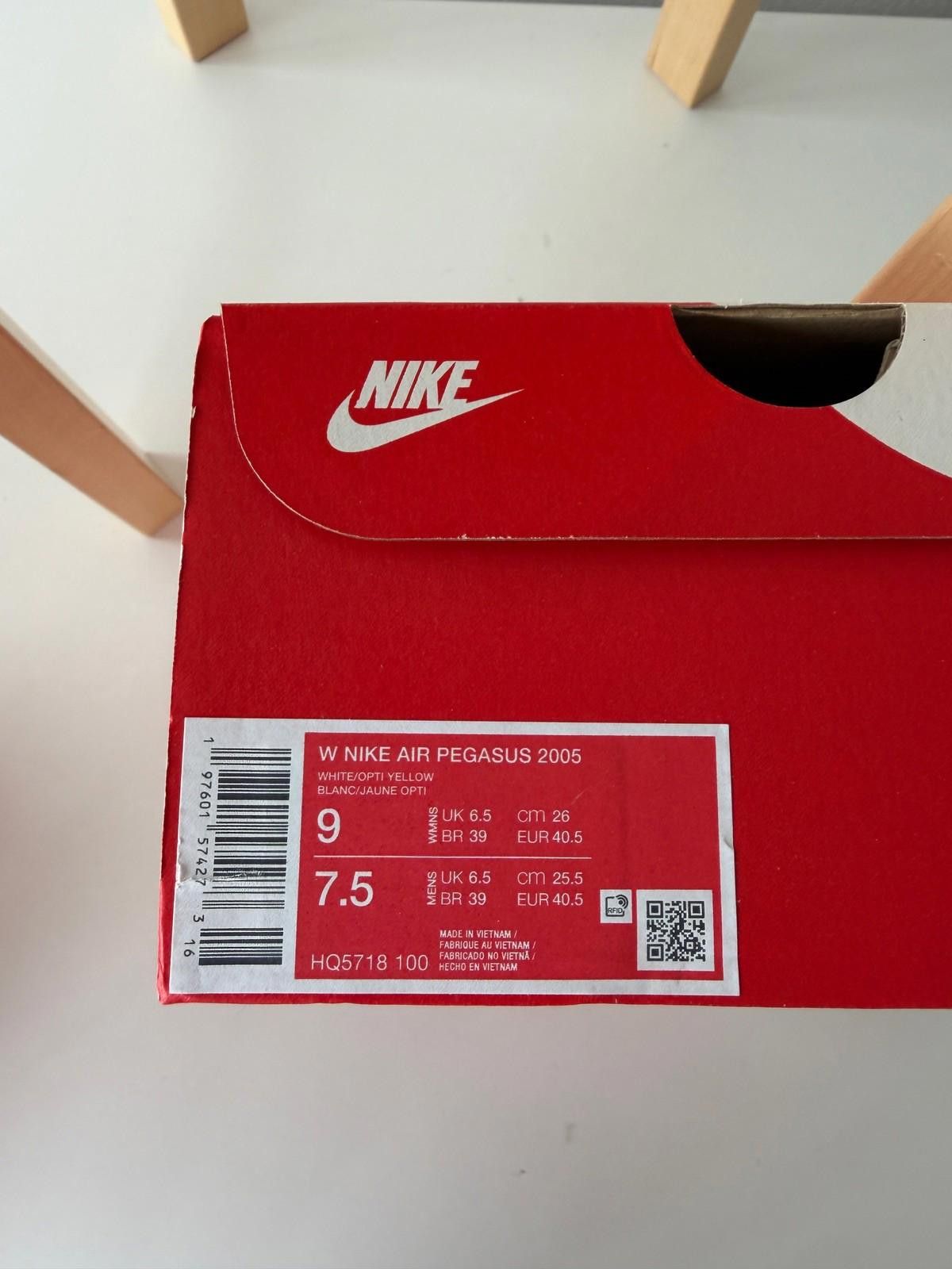Nike new nike womens w air pegasus 2005 sneakers shoes white 9 40 Size US 7 / IT 37 - 6 Thumbnail