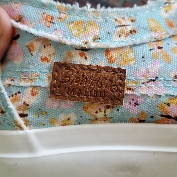 Designer Blowfish Malibu Cute Fun Butterflies Sz. 7.5 Sneakers Size US 7.5 / IT 37.5 - 5 Thumbnail