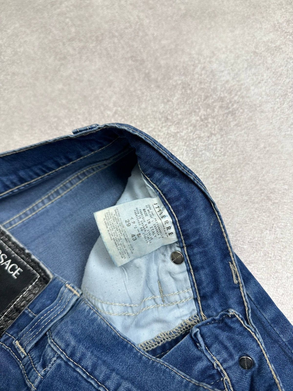 Versace Vintage Versace Medusa Blue Jeans Rare 29 Y2K Size US 29 - 6 Thumbnail