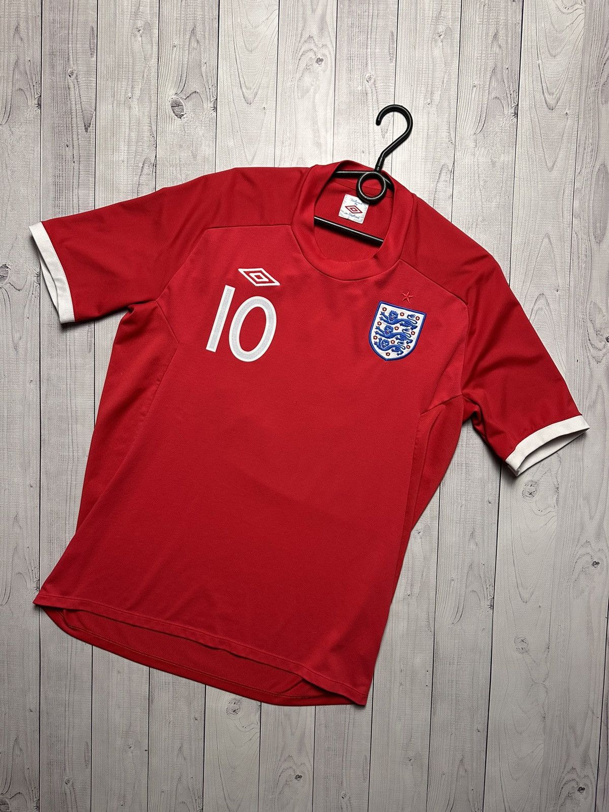 Umbro × Vintage Vintage Umbro England soccer jersey Rooney 10 size L Size US L / EU 52-54 / 3 - 2 Thumbnail