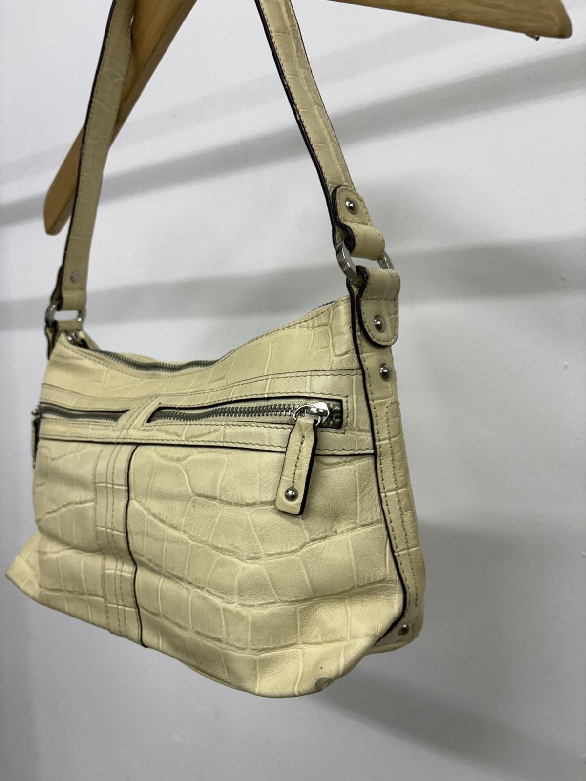 Genuine Leather Vintage Tignanello Ivory Green Leather Bag Y2k Diesel style Size ONE SIZE - 3 Thumbnail