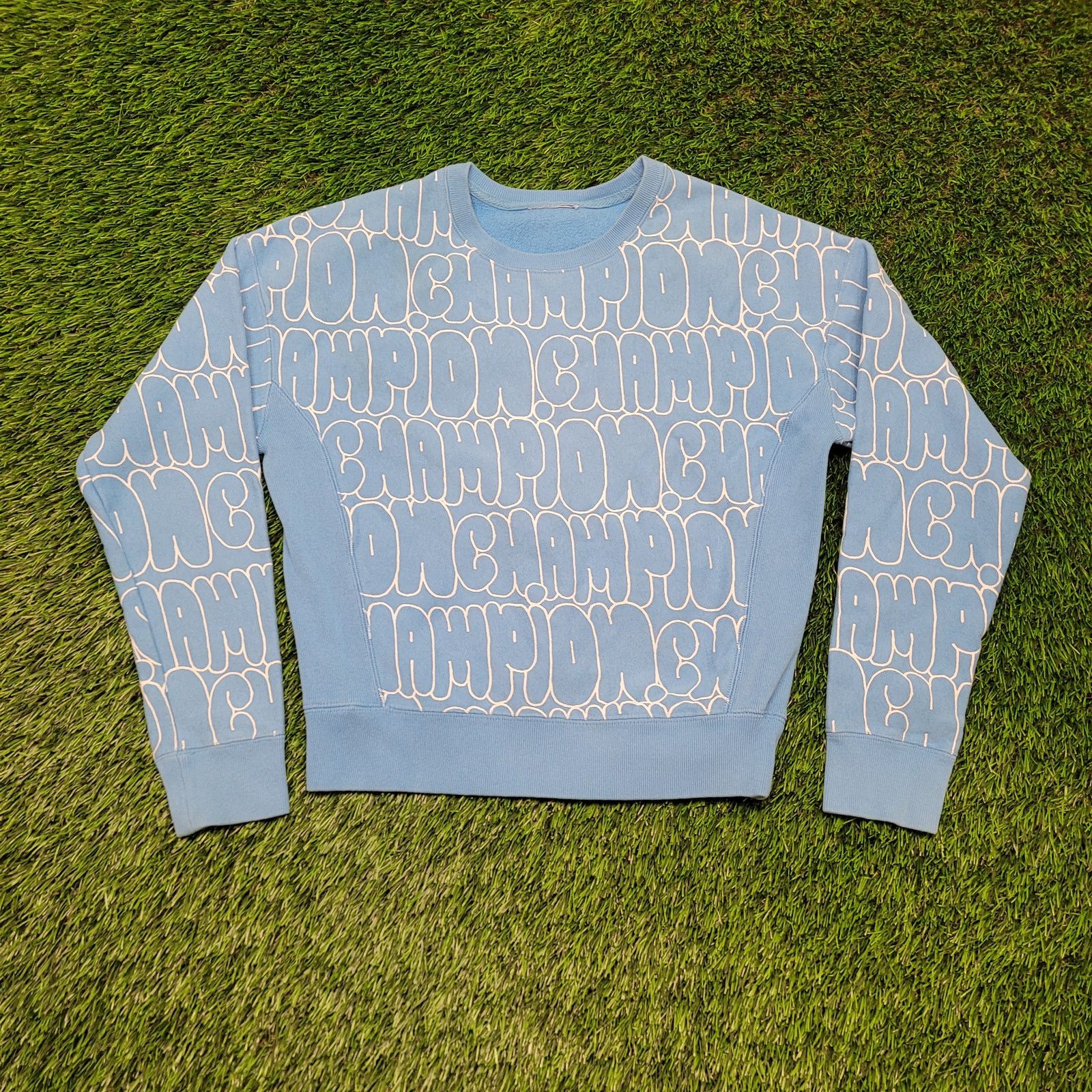 Champion VTG Champion Reverse Weave Sweatshirt Womens M Cropped Boxy Size M / US 6-8 / IT 42-44 - 1 Thumbnail