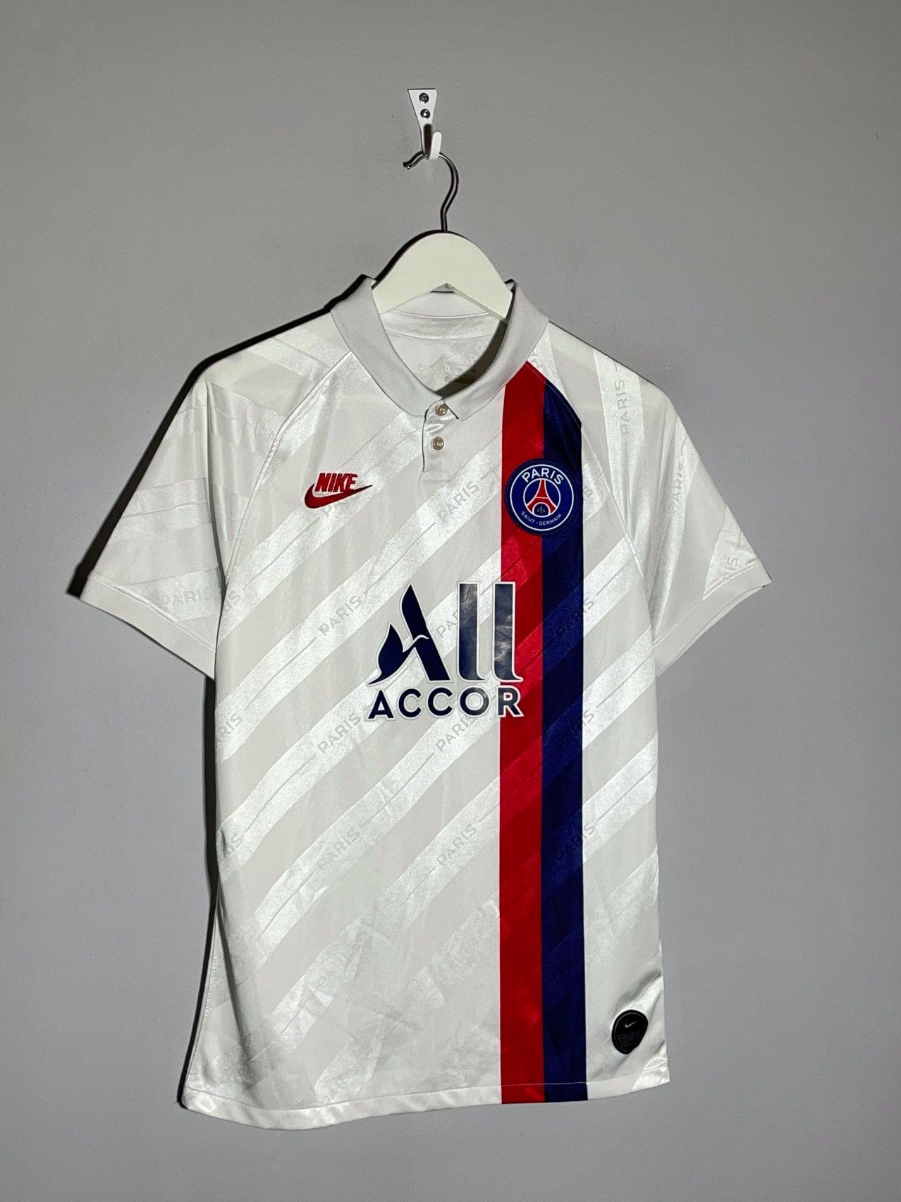 Nike Paris Saint Germain PSG Nike 2019/20 Third Football Shirt Size US S / EU 44-46 / 1 - 2 Thumbnail