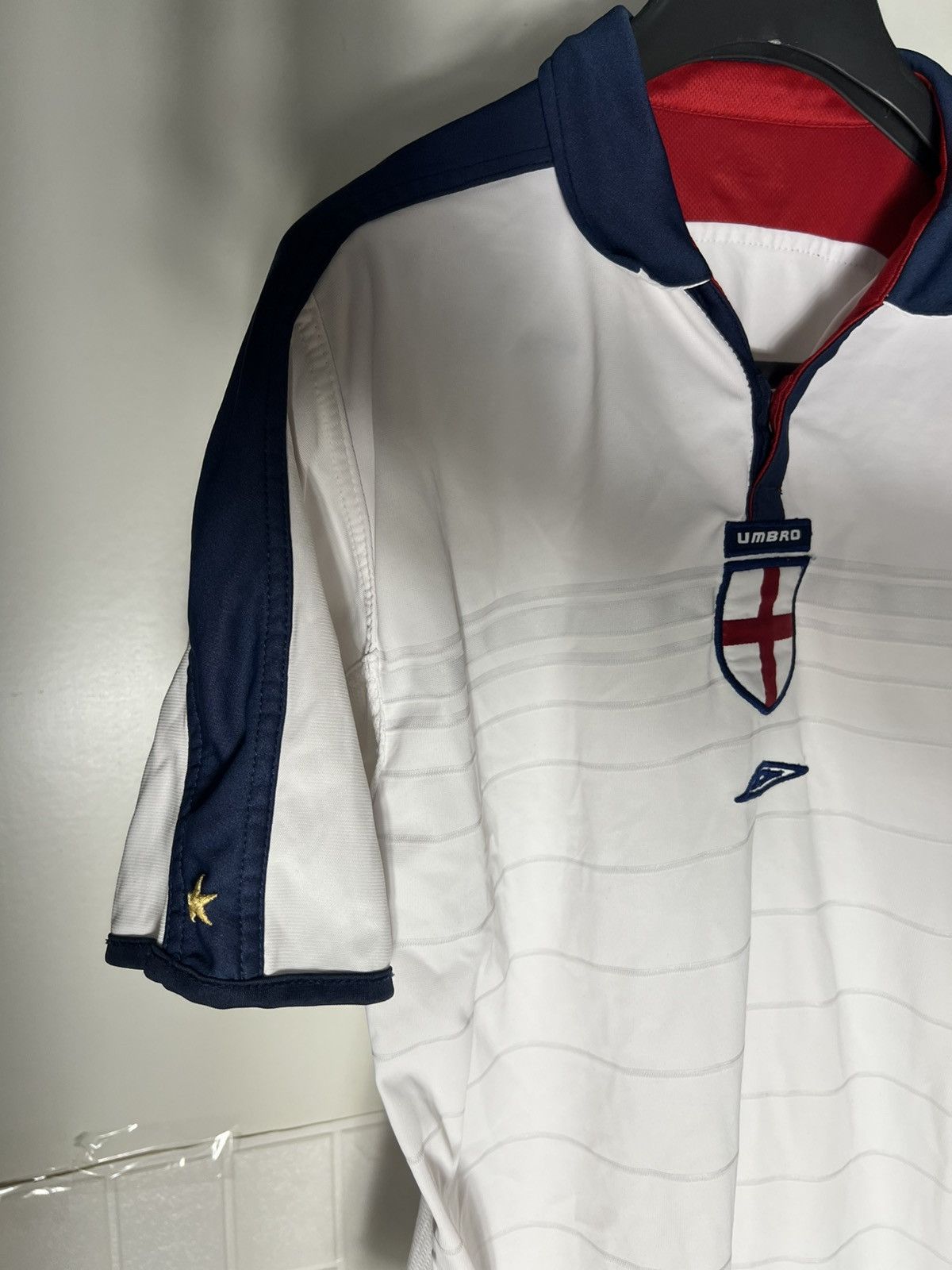 Vintage VERY RARE UMBRO ENGLAND RETRO SOCCER JERSEY MANCHESTER 90s Size US M / EU 48-50 / 2 - 7 Thumbnail