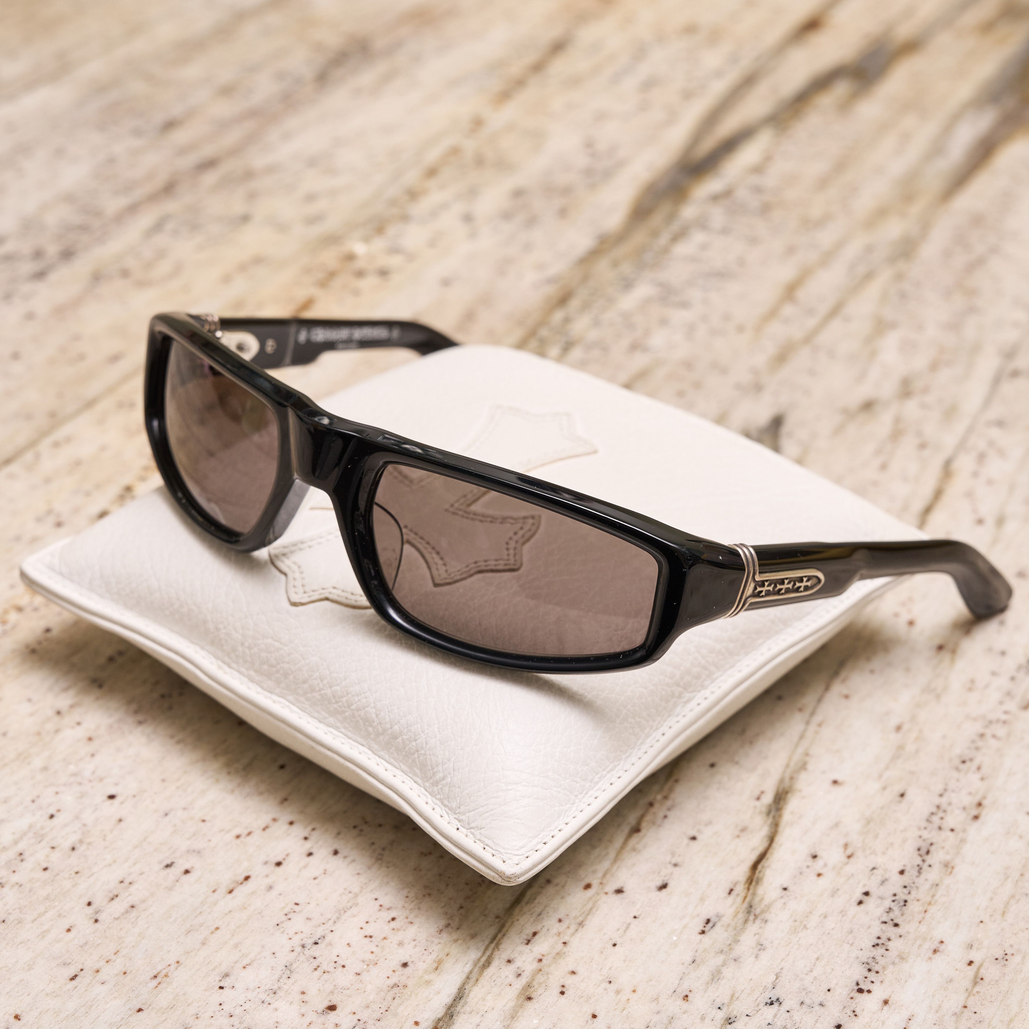 CHROME HEARTS T HUTCH BK