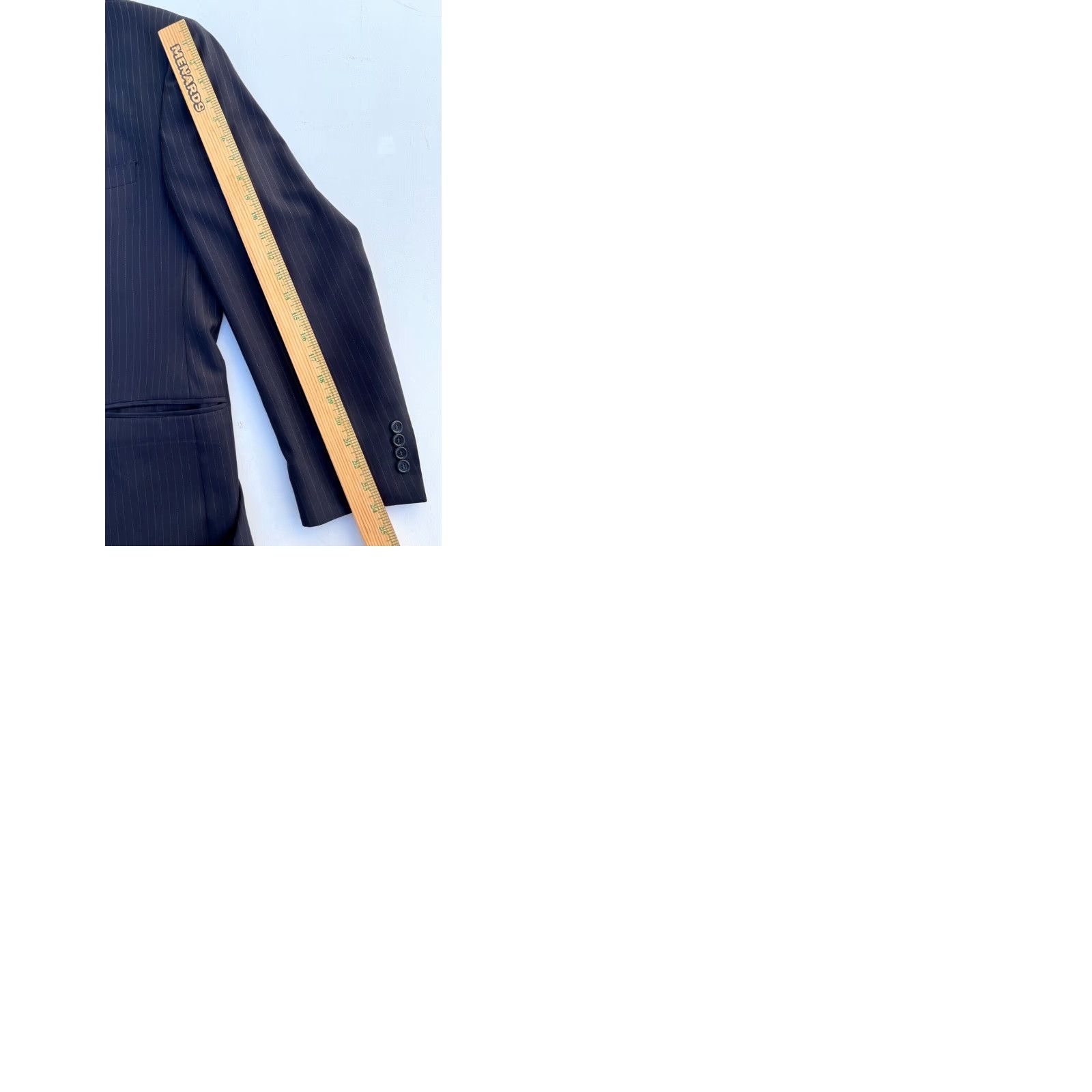 Ermenegildo Zegna Ermenegildo Zegna Wool Sport Coat Jacket Navy Striped 44R Italy Men’s Size 44 Regular Front Two-Button Four-Button Vented Classic Style Jacket Size US S / EU 44-46 / 1 - 9 Thumbnail