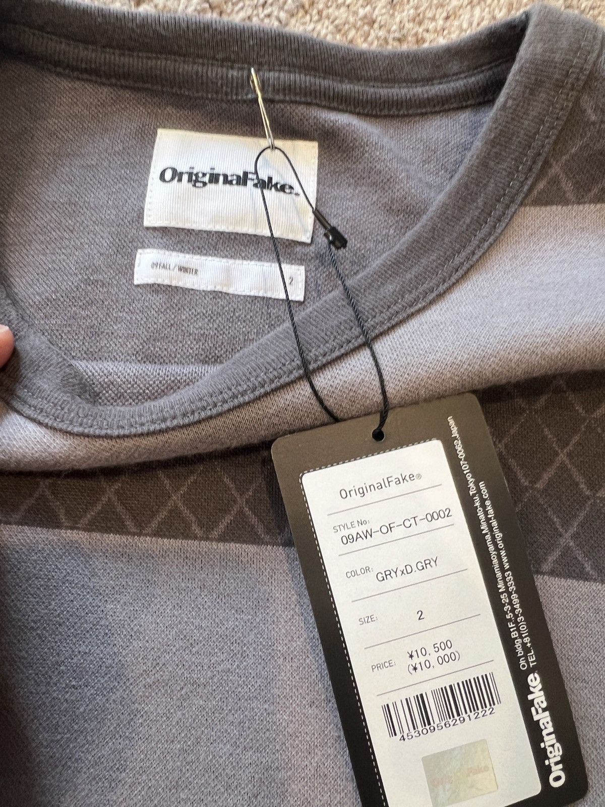 Original Fake Brand new Original Fake OF Kaws long sleeve t-shirt size 2 Size US M / EU 48-50 / 2 - 3 Thumbnail