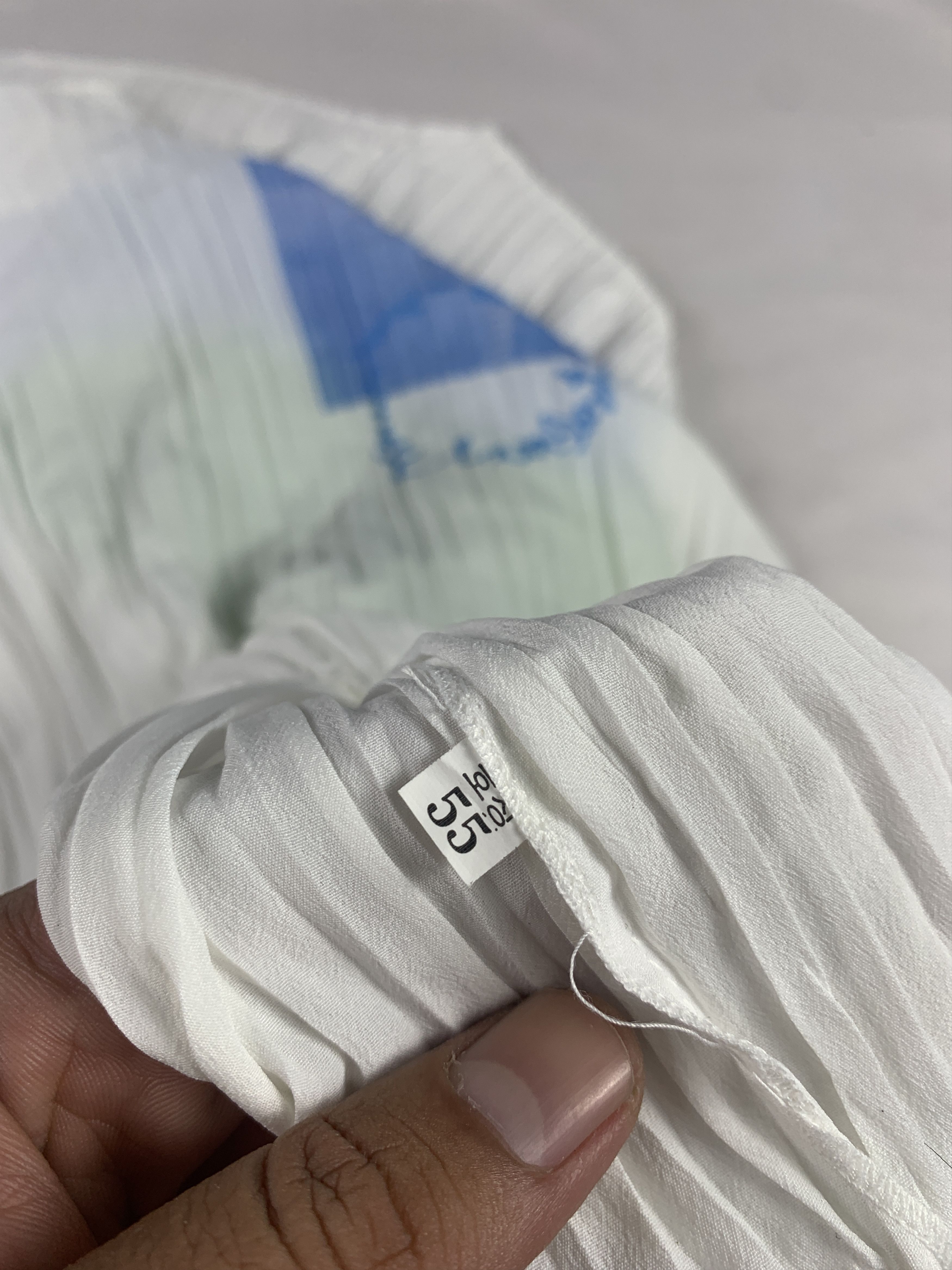 Japanese Brand White Printed Pleated Loose Fit Blouse (One Size) Size ONE SIZE - 7 Thumbnail