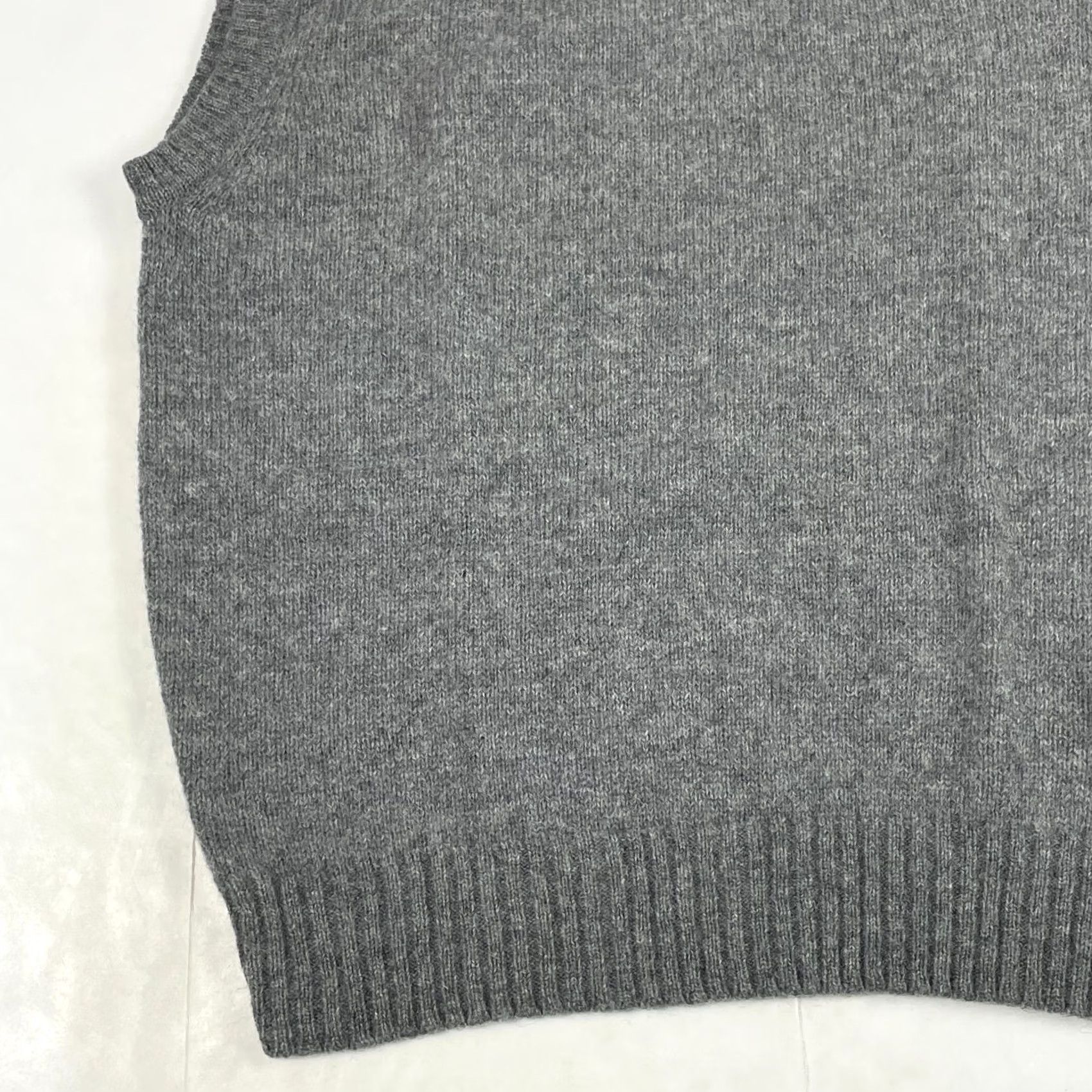 Vintage VINTAGE Elder Beerman Sweater Vest Mens Large Gray Shetland Wool V Neck Golfing Size US L / EU 52-54 / 3 - 5 Thumbnail