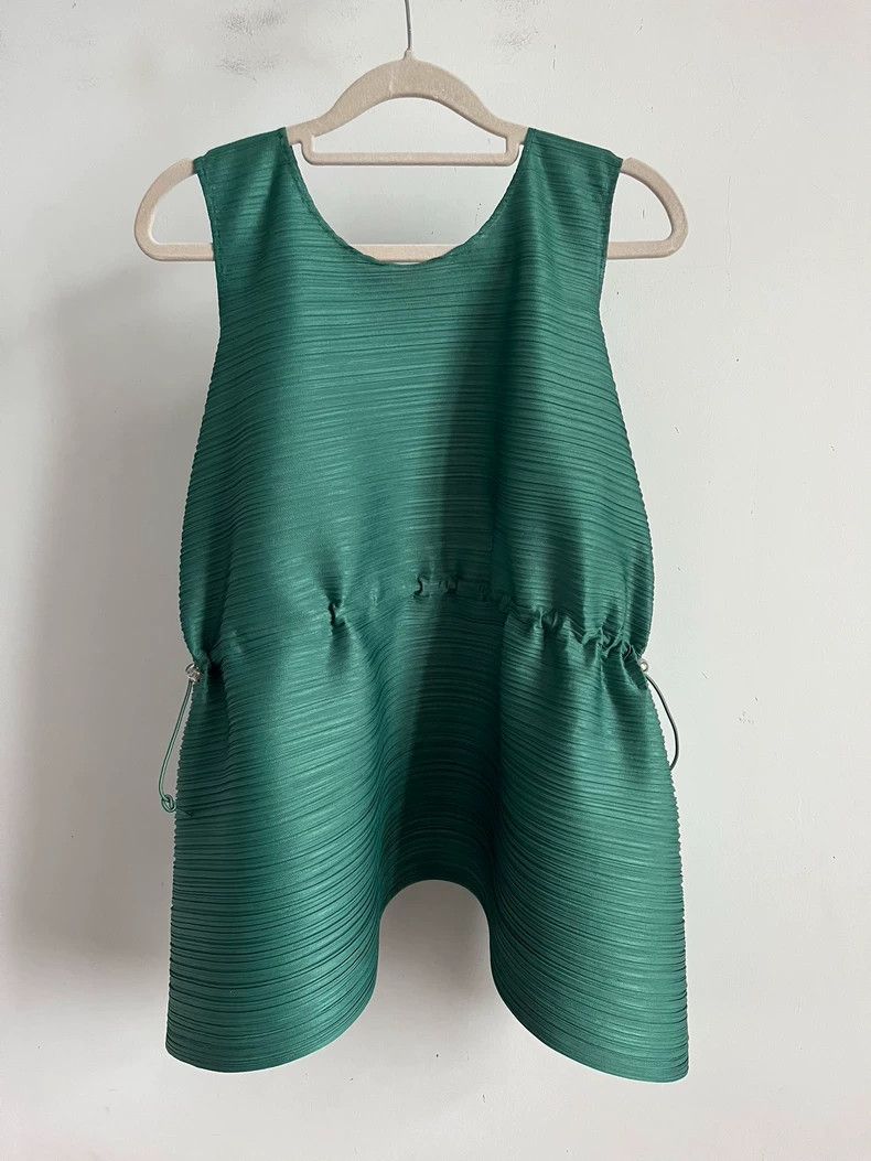 Issey Miyake Issey Miyake size:3 Dark green pleated vest Size S / US 4 / IT 40 - 2 Thumbnail