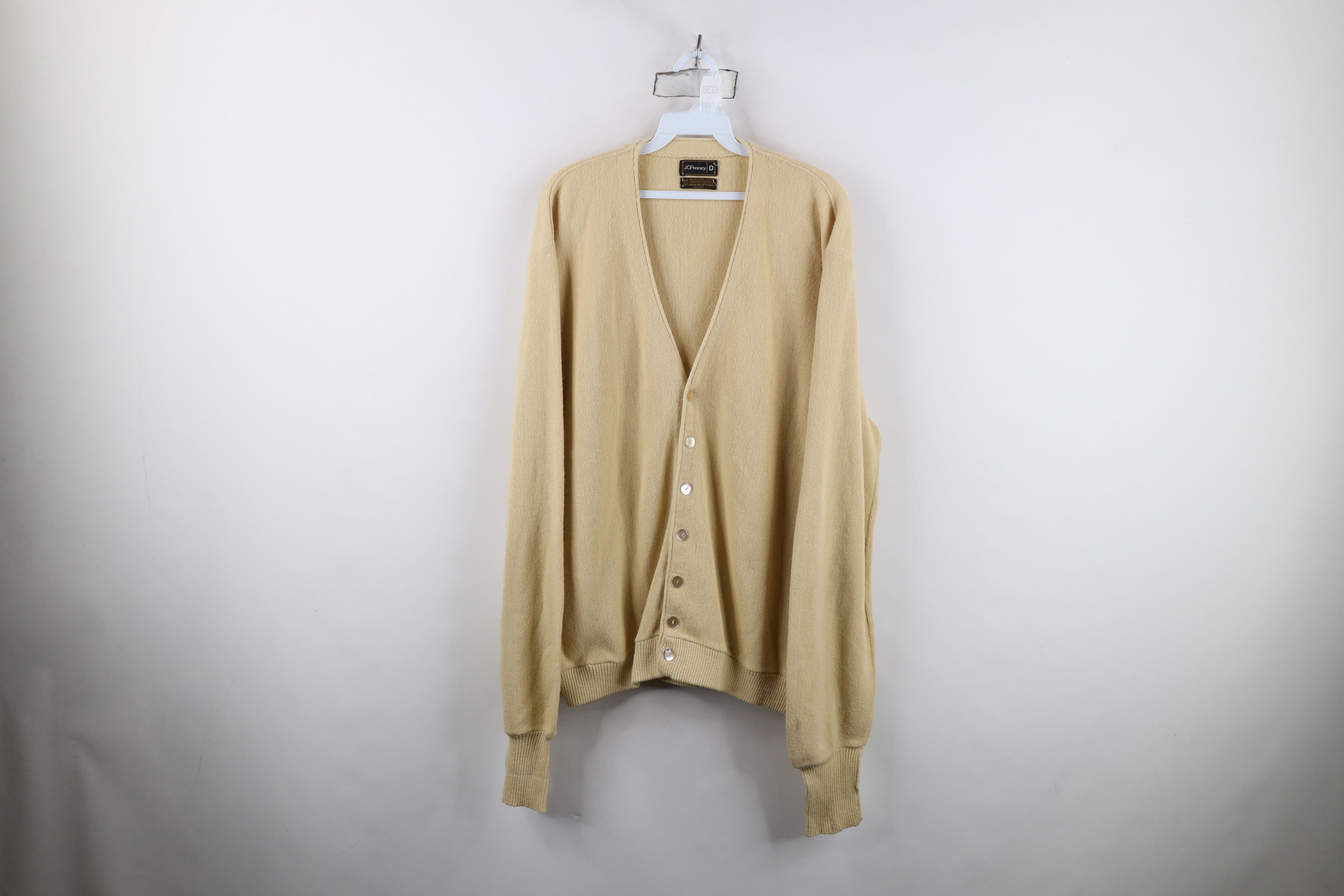 Vintage Vintage 70s Streetwear Knit Cardigan Sweater Beige USA Size US XL / EU 56 / 4 - 1 Thumbnail