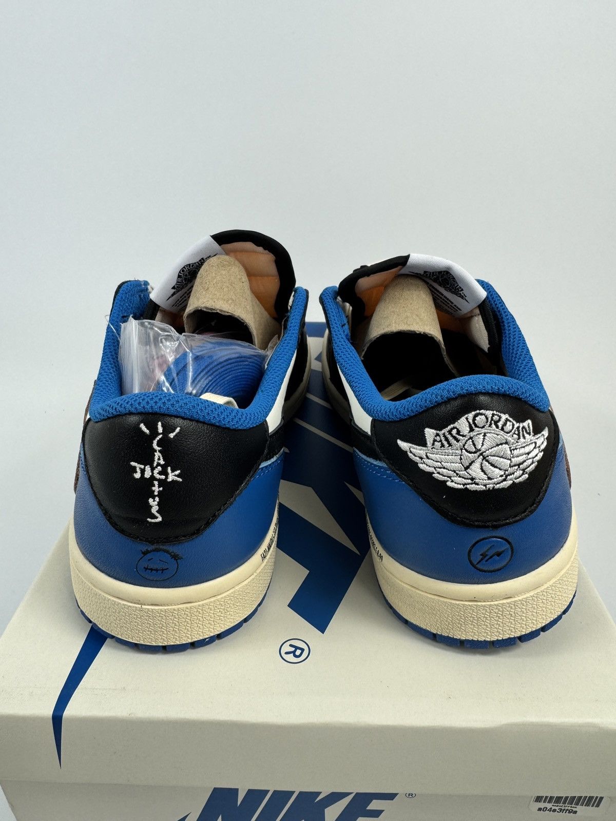 Nike × Travis Scott JORDAN 1 RETRO LOW FRAGMENT X TRAVIS SCOTT SNEAKERS Size US 6 / EU 39 - 5 Thumbnail