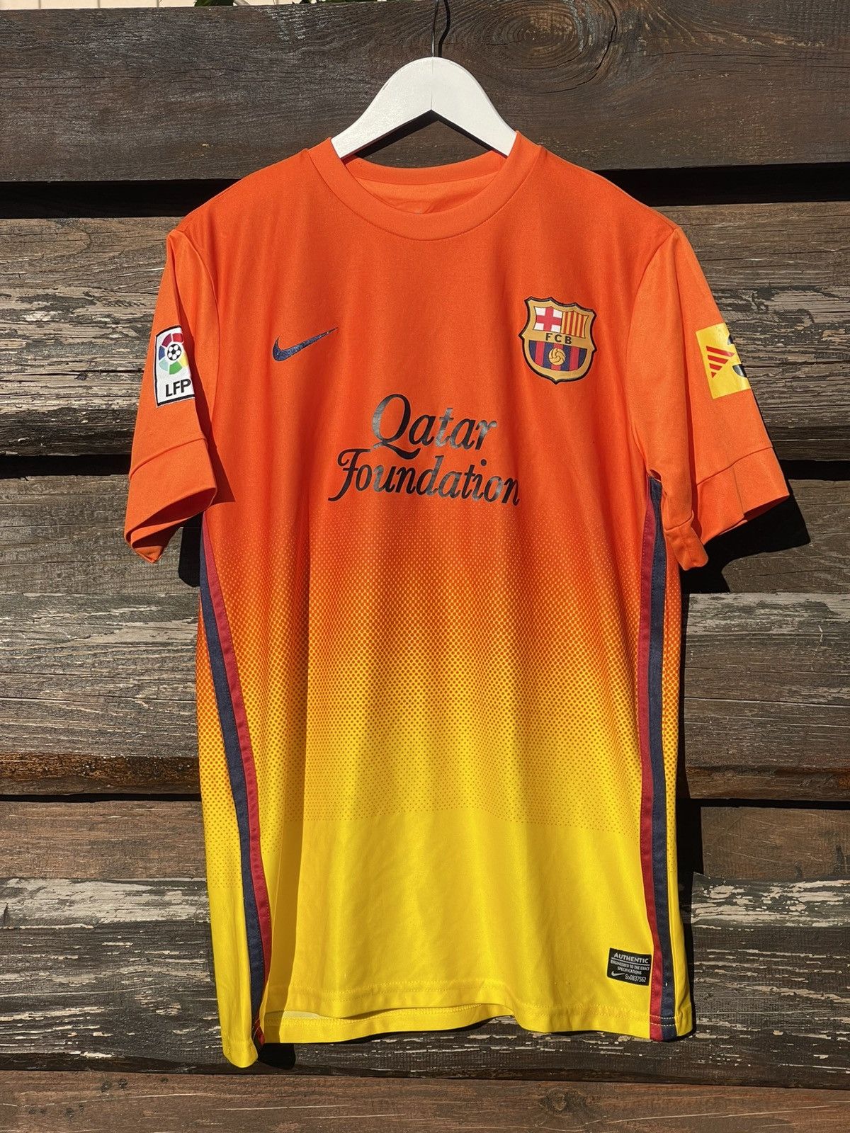 Nike 2012 Nike Barcelona #8 Iniesta soccer jersey Size US M / EU 48-50 / 2 - 1 Thumbnail