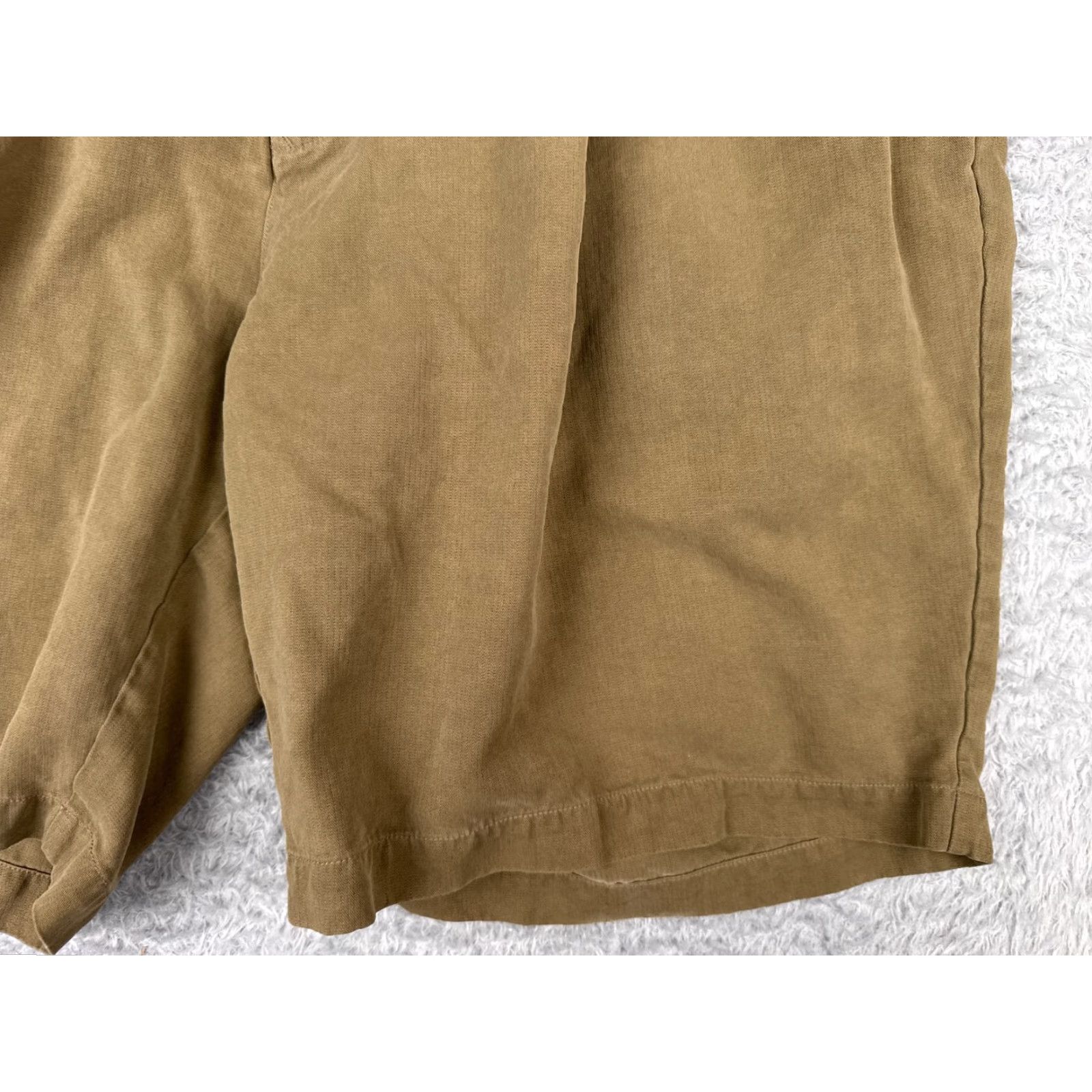 Tommy Bahama Tommy Bahama Shorts Men 40 Beige Bermuda 100% Silk Pleated Beach Vacation 38x8 Size US 40 / EU 56 - 4 Thumbnail