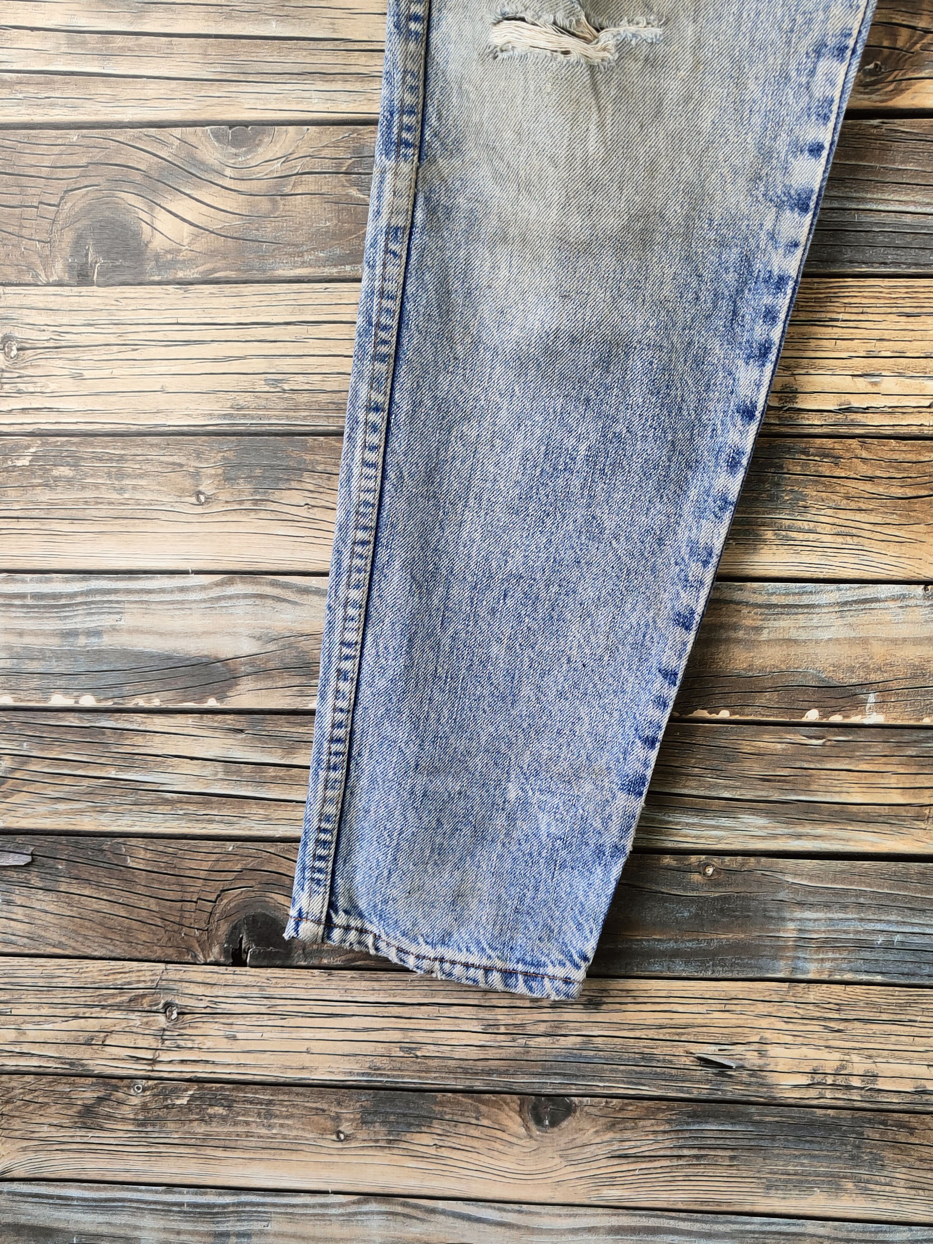 Levi's DL Levi's big E Blue Distressed Ripped Jeans #46-962 Size US 31 - 4 Thumbnail
