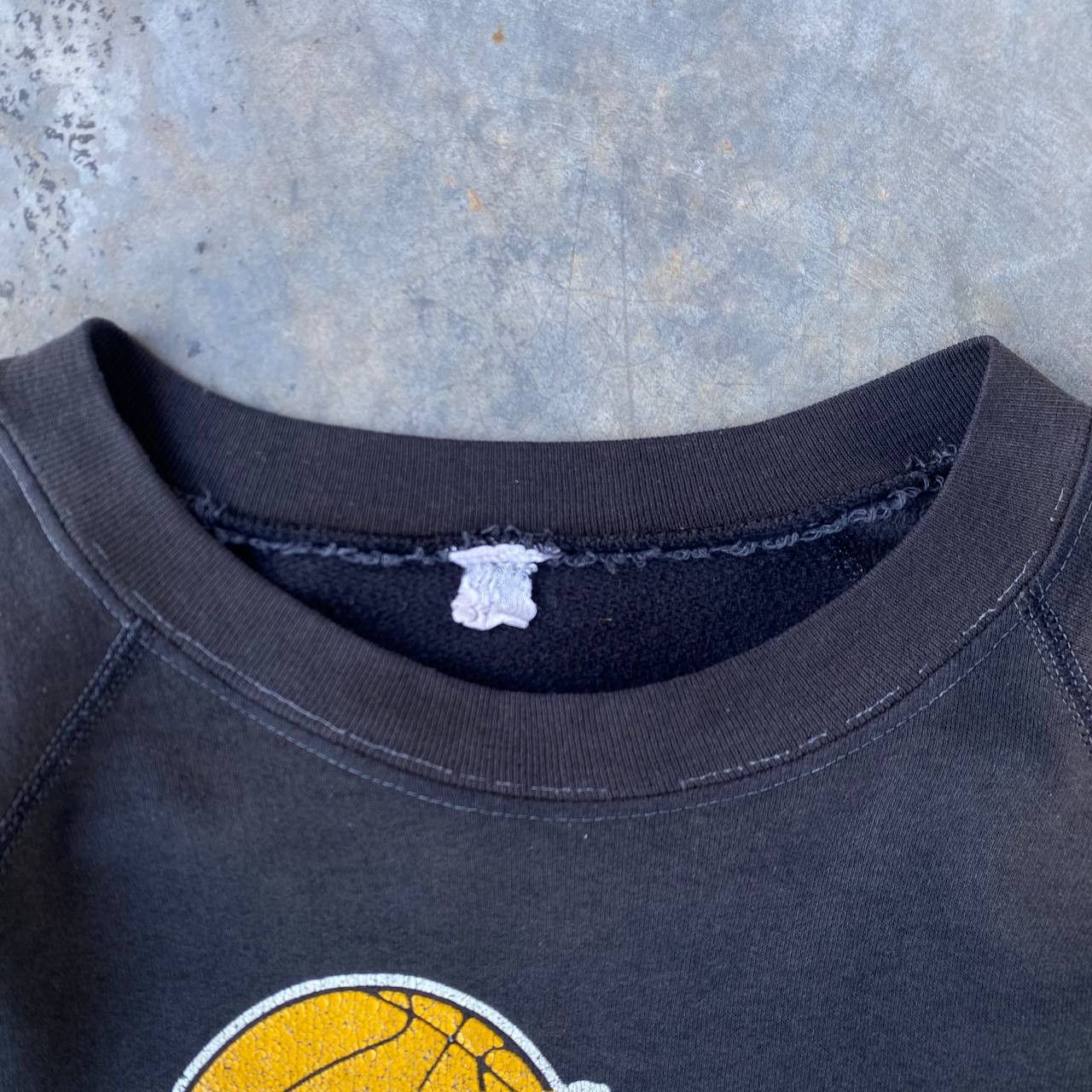 Vintage RARE VINTAGE 70S LAKERS LOS ANGELES FADED BLACK SWEATSHIRT Size US L / EU 52-54 / 3 - 11 Thumbnail