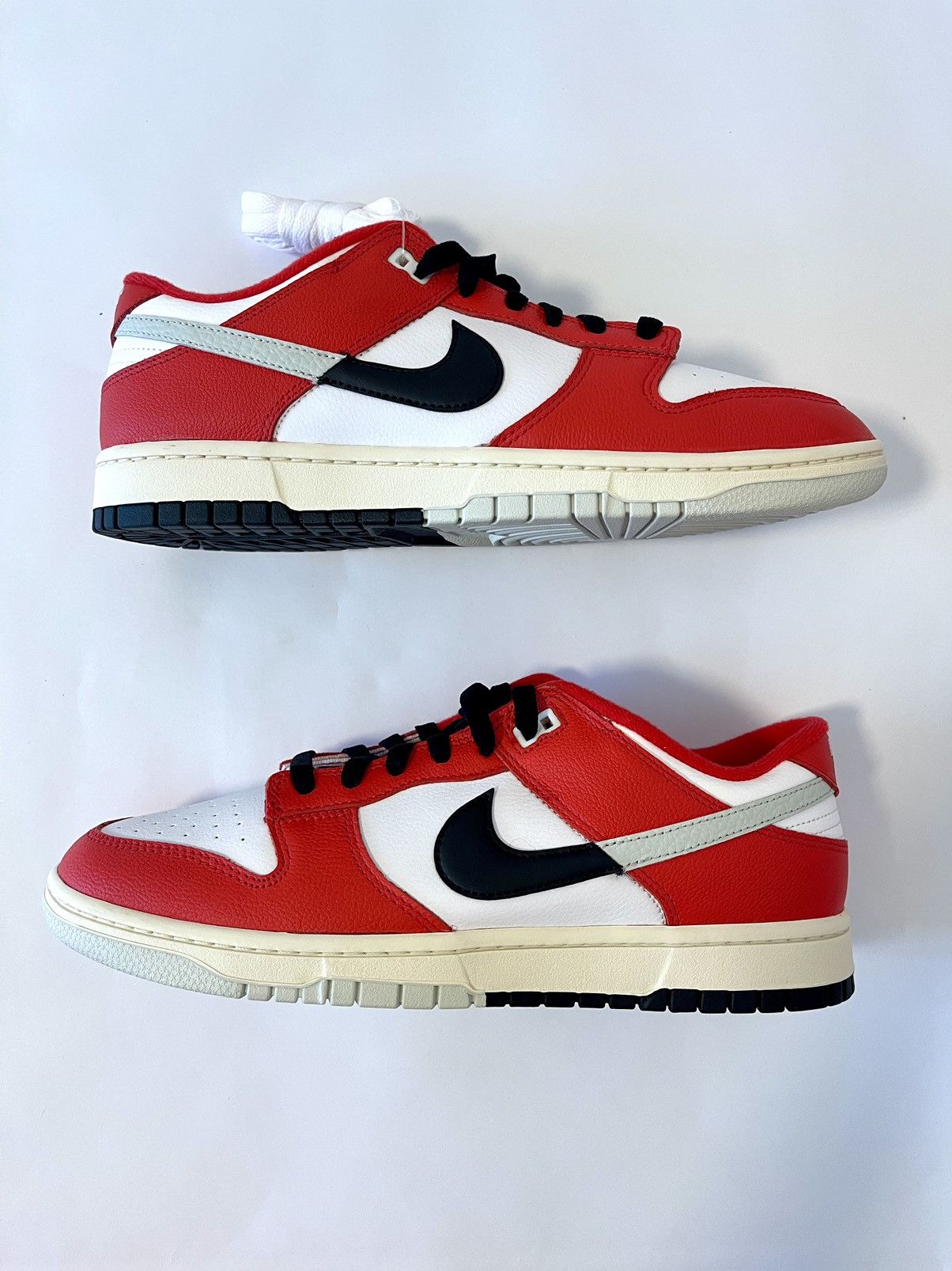 Nike NIKE DUNK LOW CHICAGO SPLIT Size US 11 / EU 44 - 2 Thumbnail